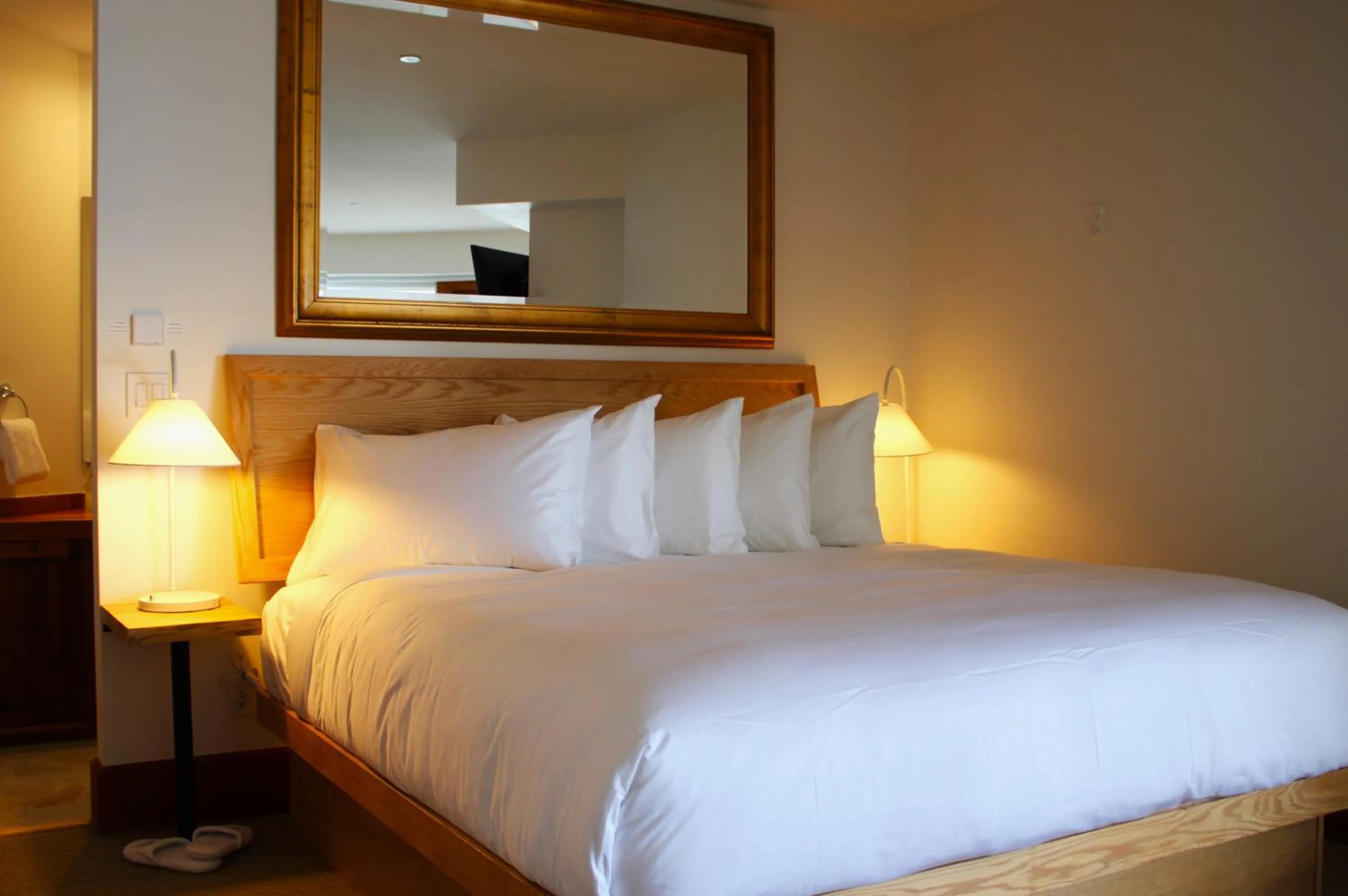 Bed in Sooke Harbour House