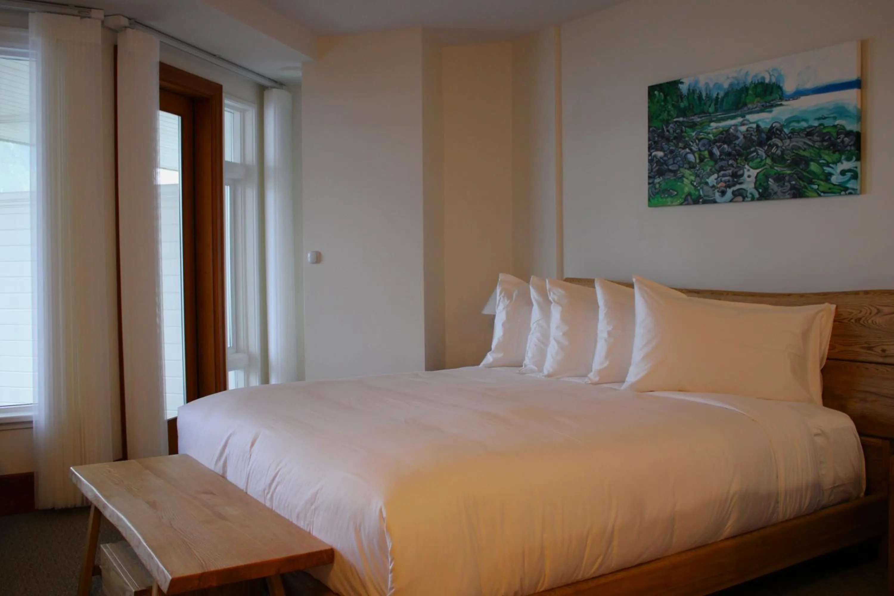 Bed in Sooke Harbour House