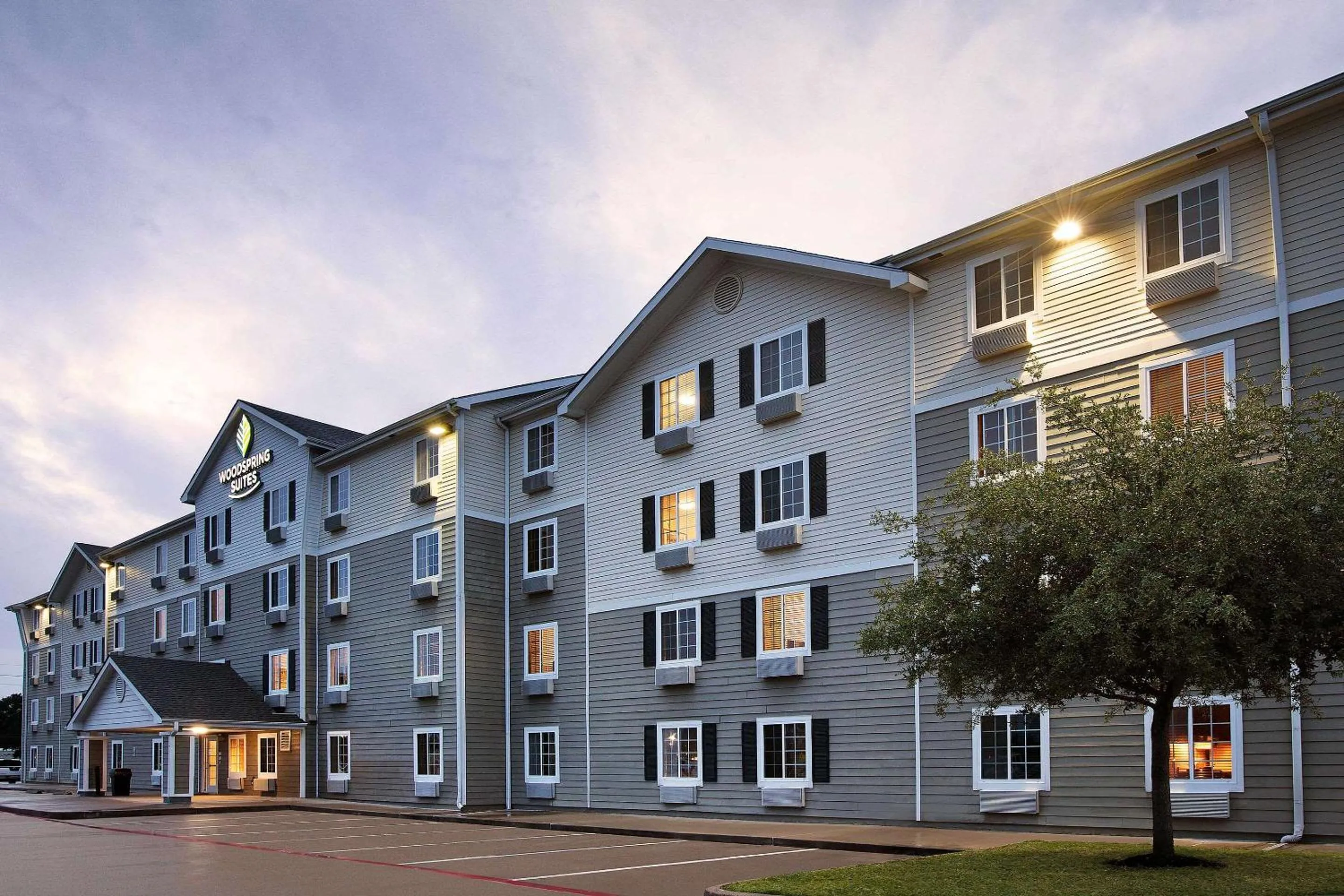 Property building in WoodSpring Suites Houston Willowbrook