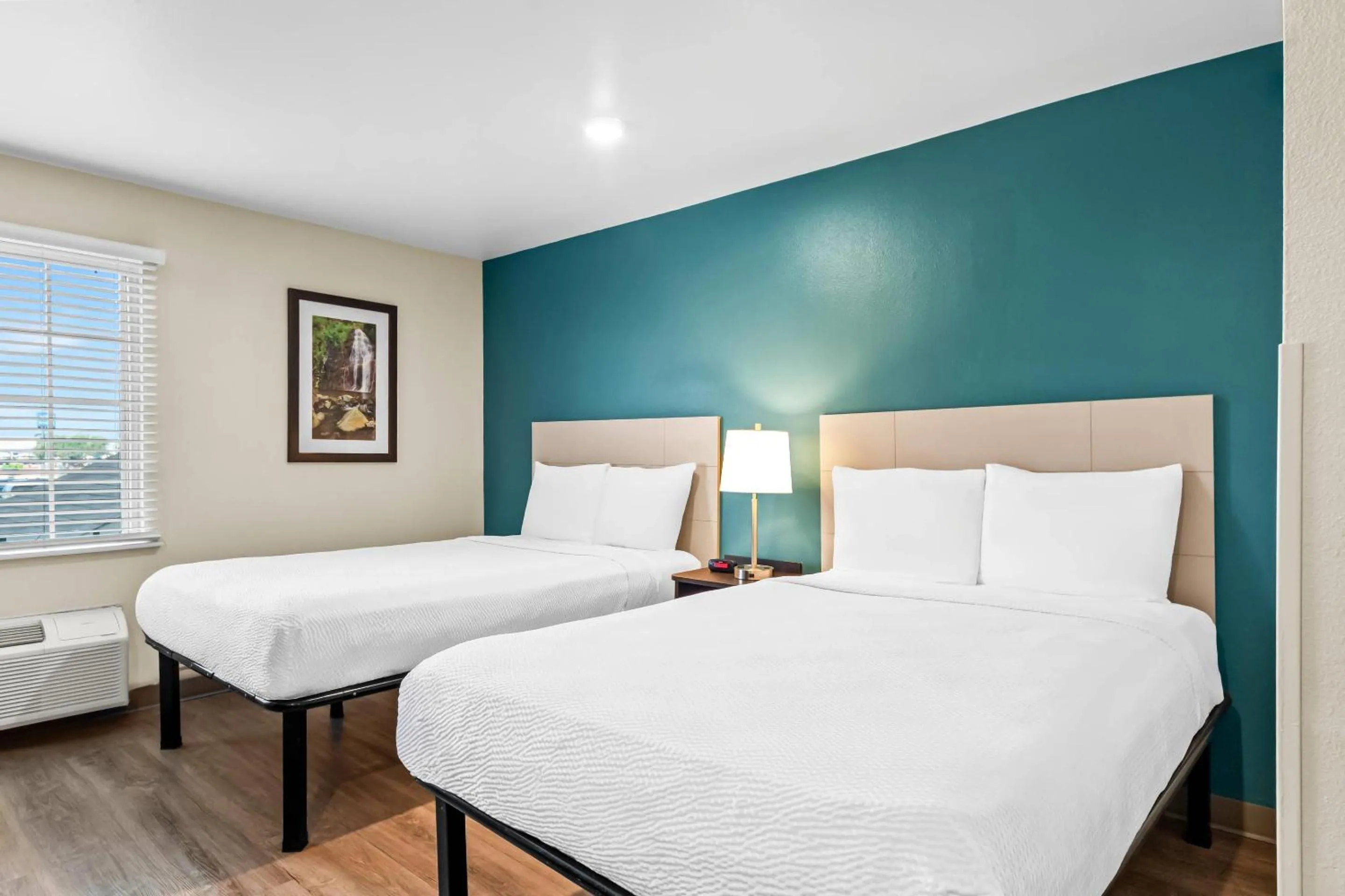 Bedroom, Bed in WoodSpring Suites San Antonio South