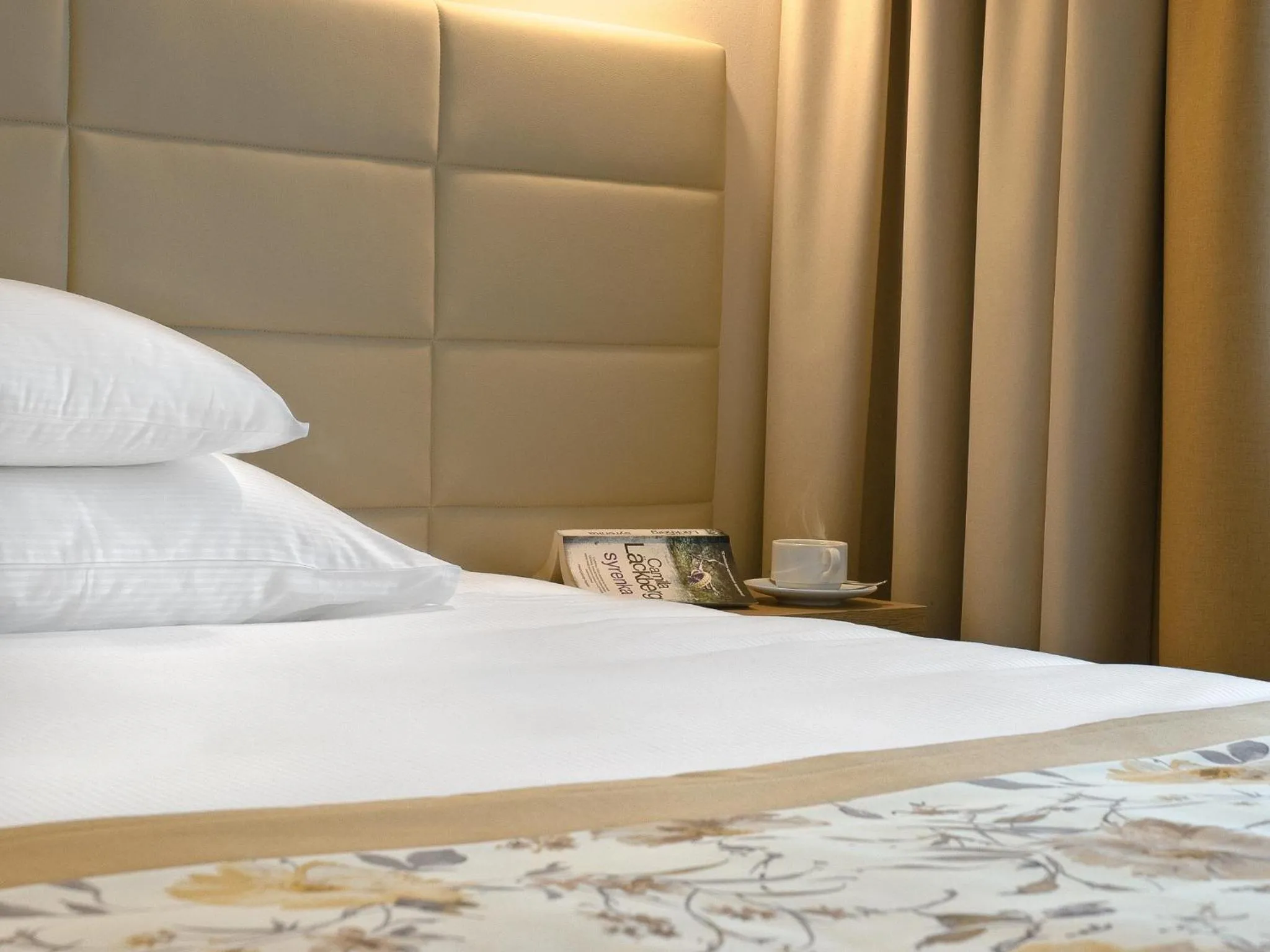 Bedroom, Bed in Hotel Petropol