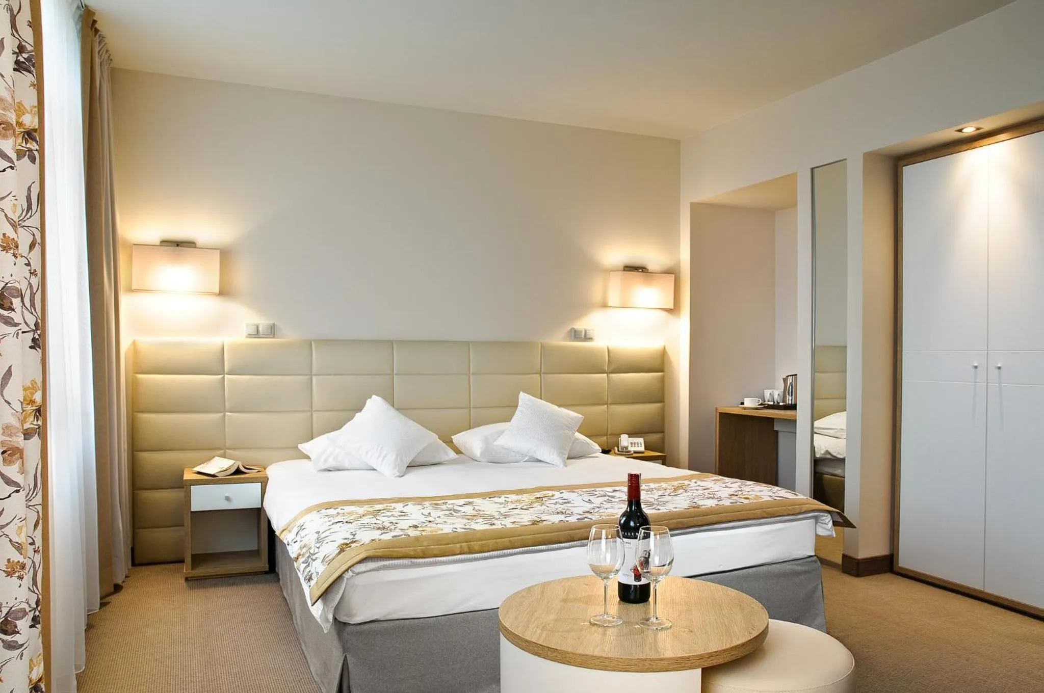 Bed in Hotel Petropol