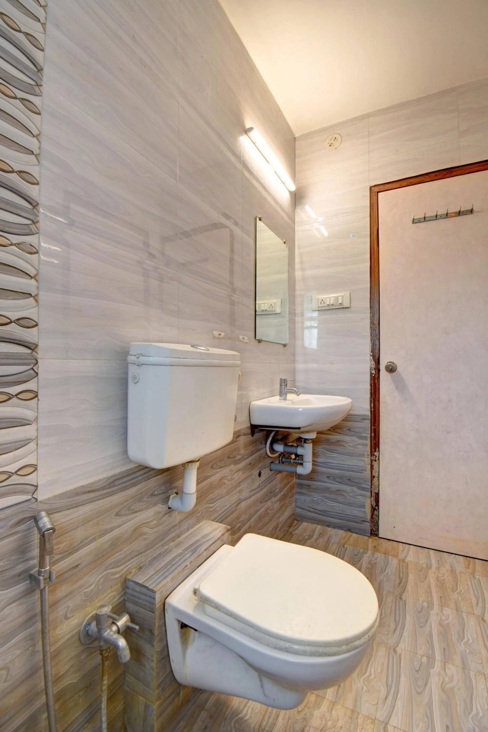 Toilet in Hotel Padmavati Palace, Mahabaleshwar