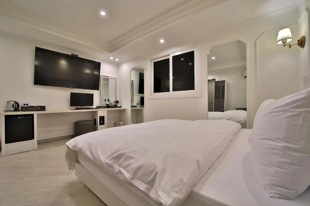 Bed in Daegu Hotel Rubato