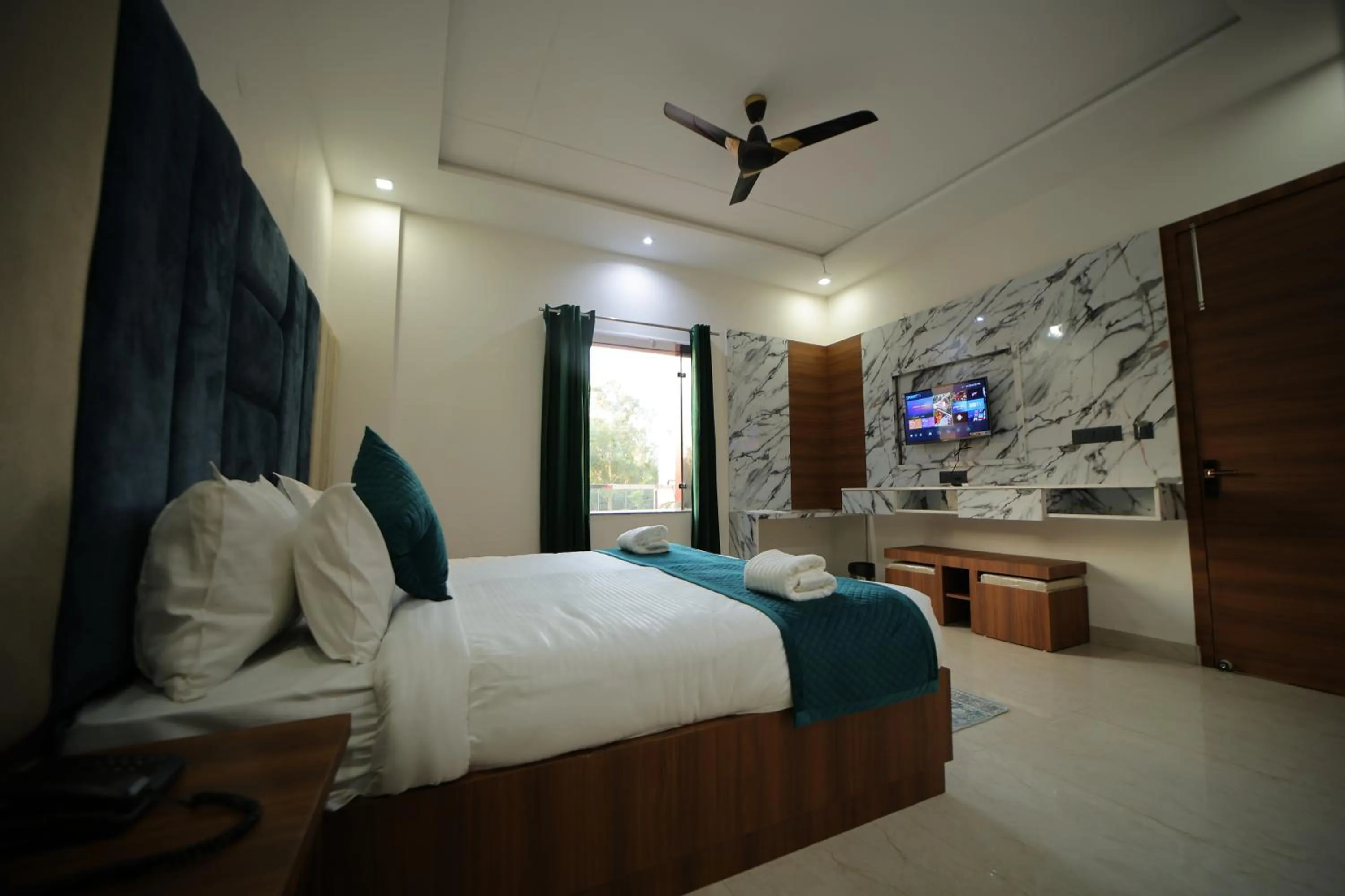 Bed in Hotel Dev Vilas , Agra