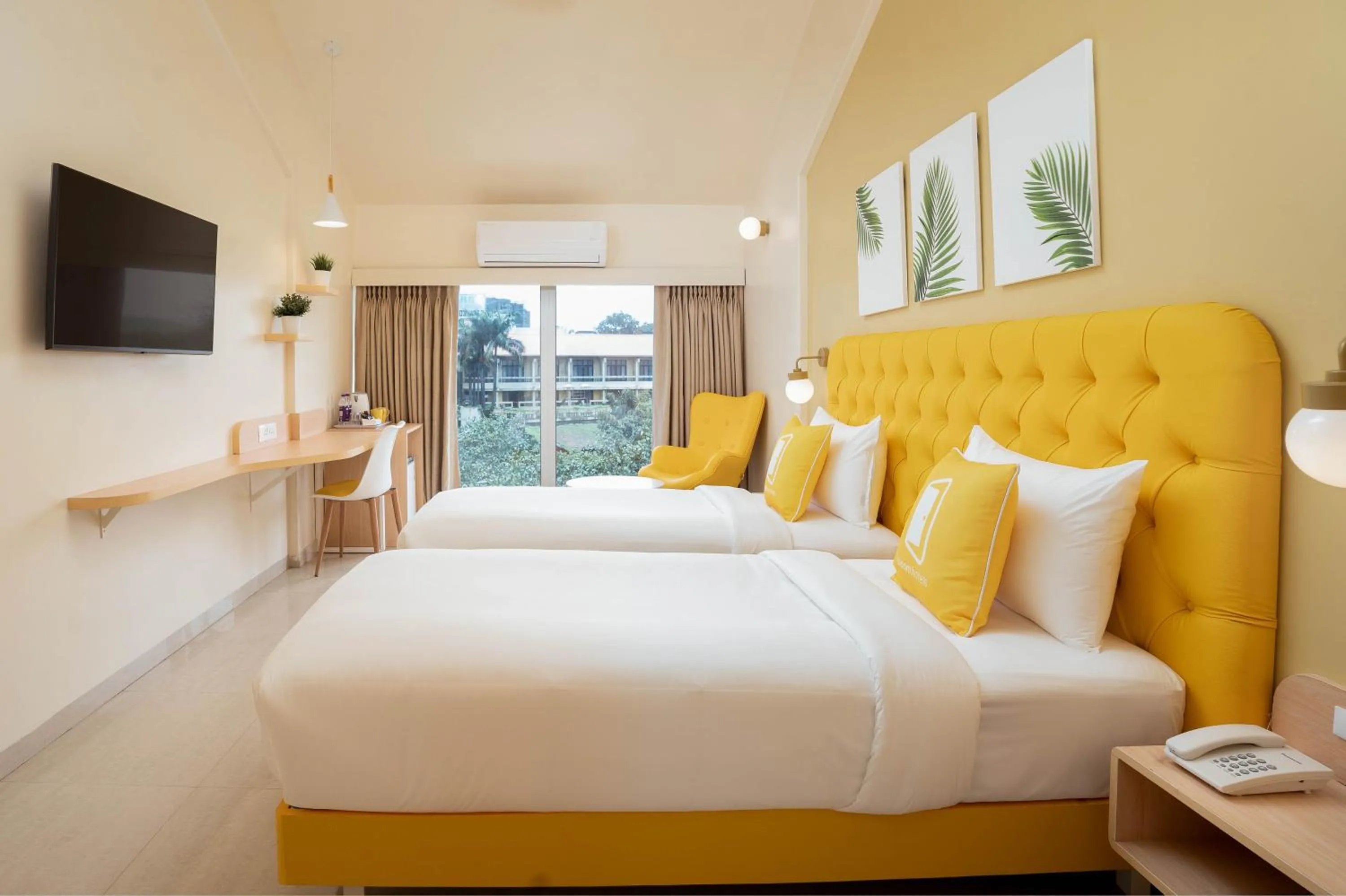Bedroom, Bed in Bloom Hotel - Khandala