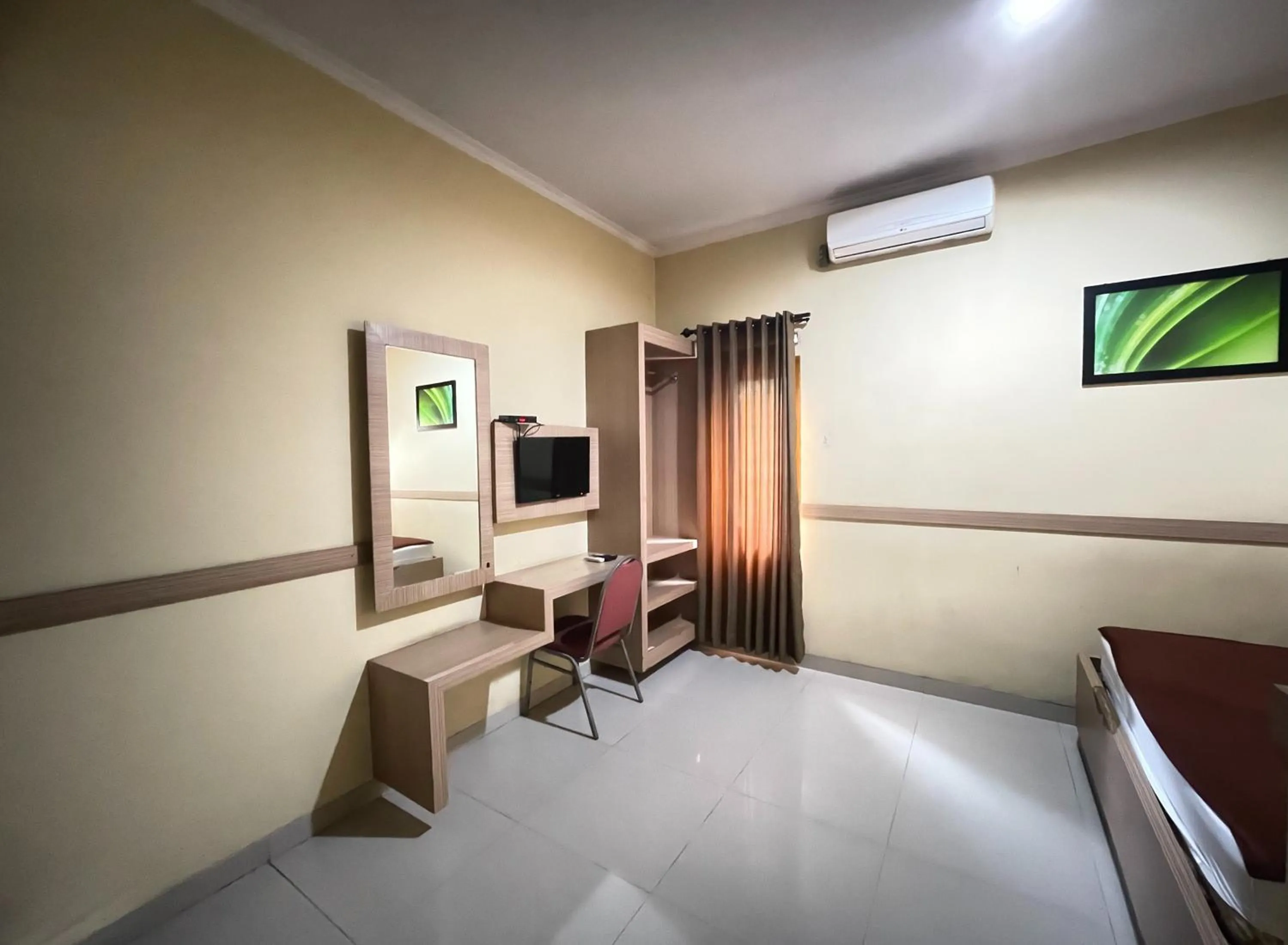 TV and multimedia in Hotel Cemara Hijau