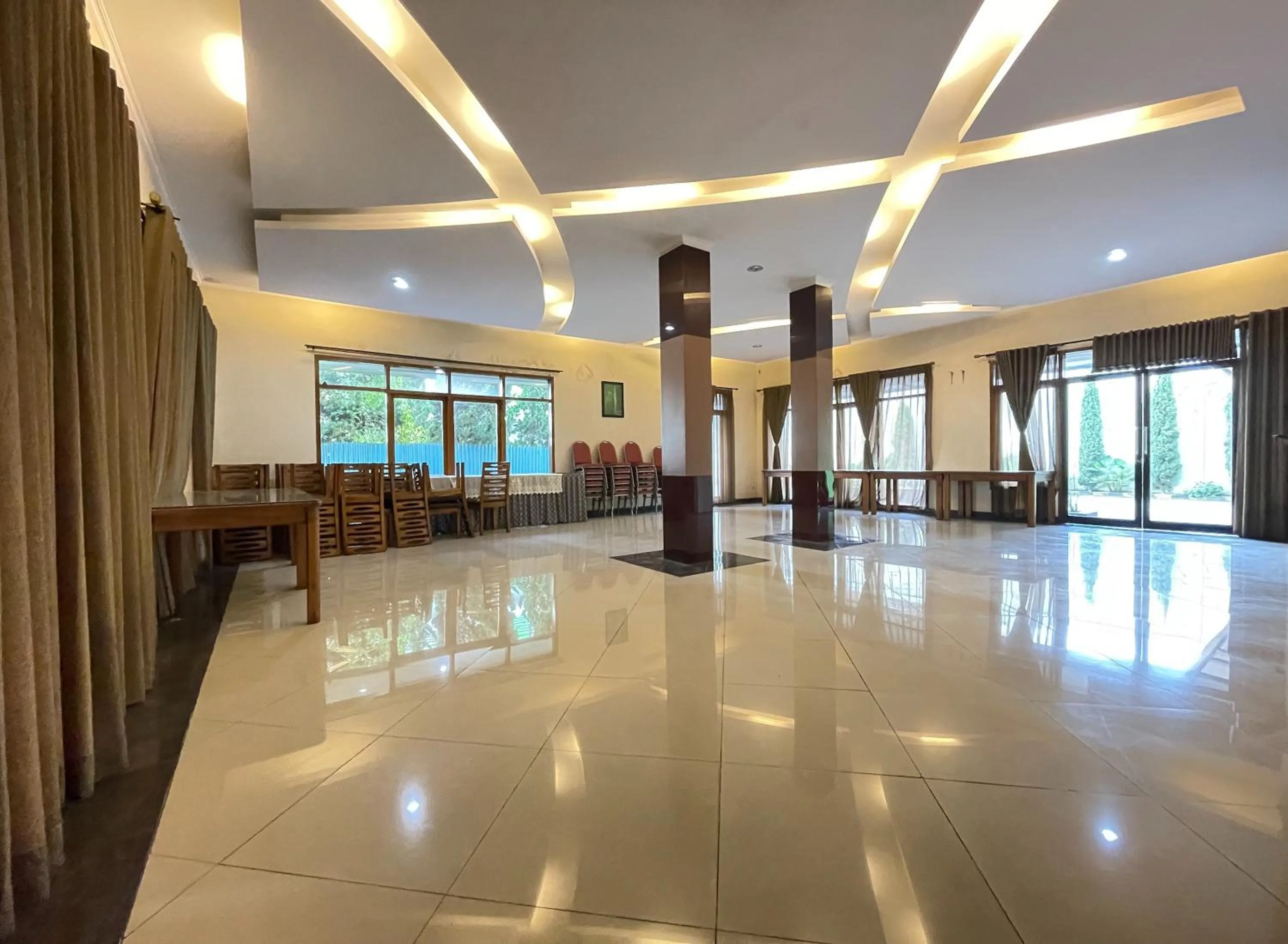 Lobby or reception in Hotel Cemara Hijau