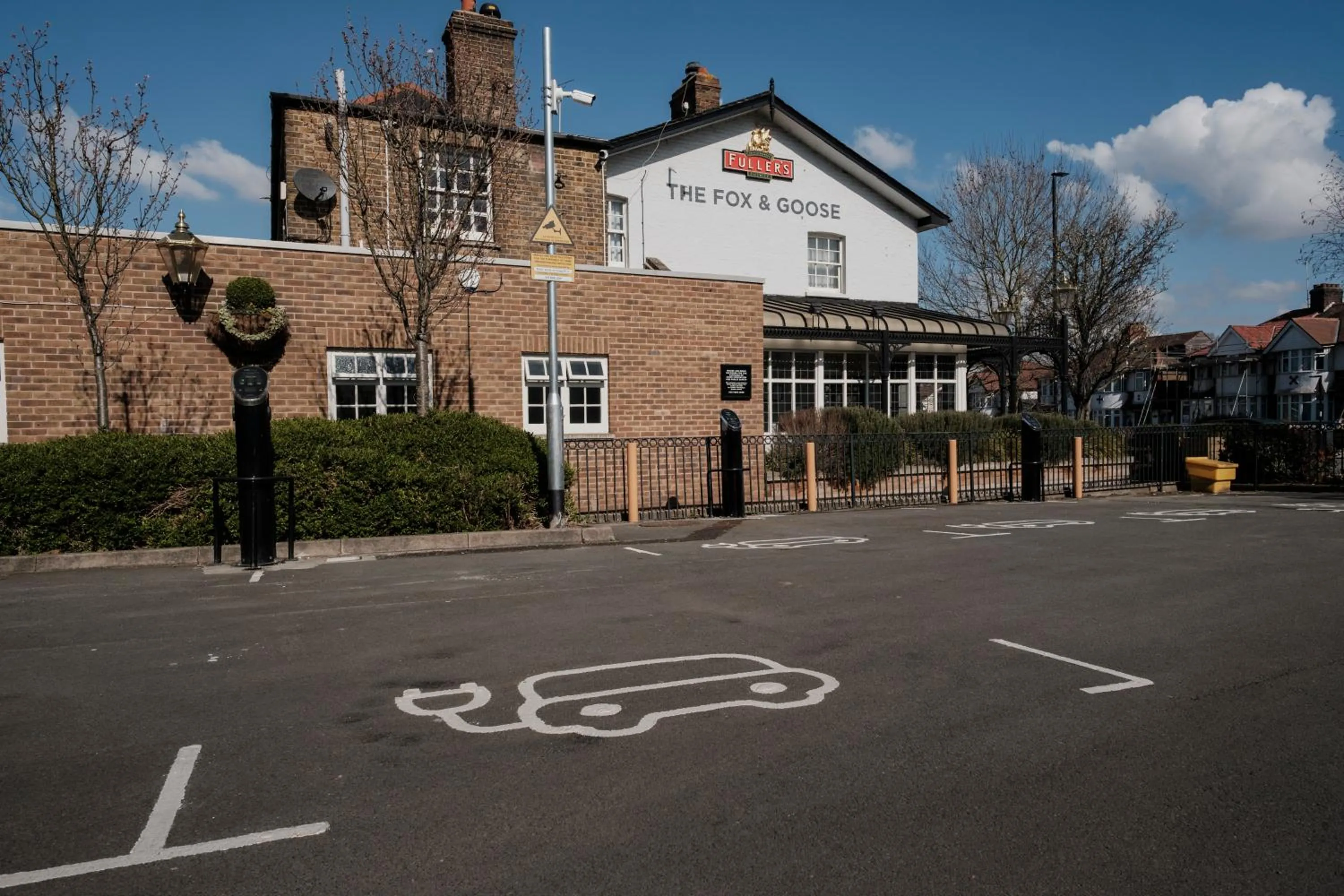 Parking in The Fox & Goose Hotel