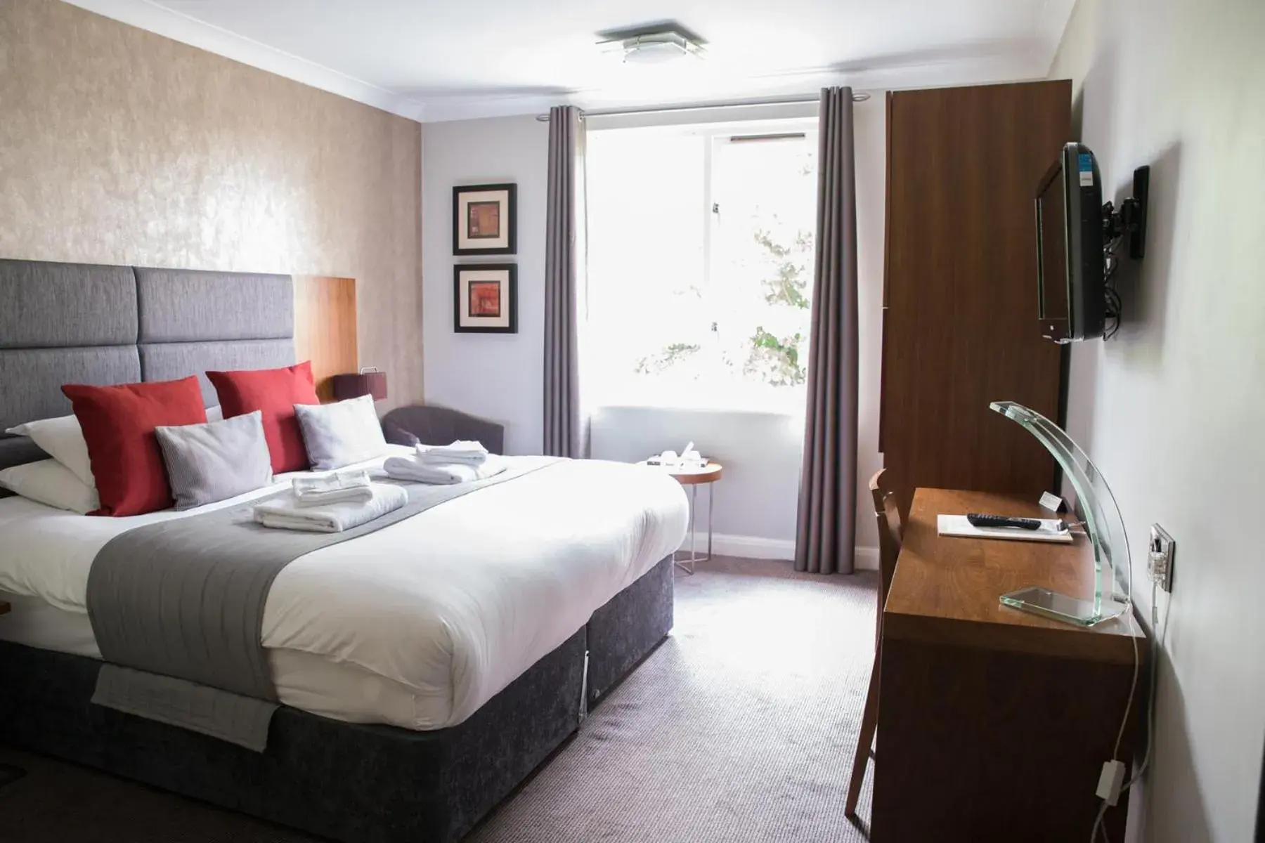 Double Room in The Fox & Goose Hotel Double Room in The Fox & Goose Hotel