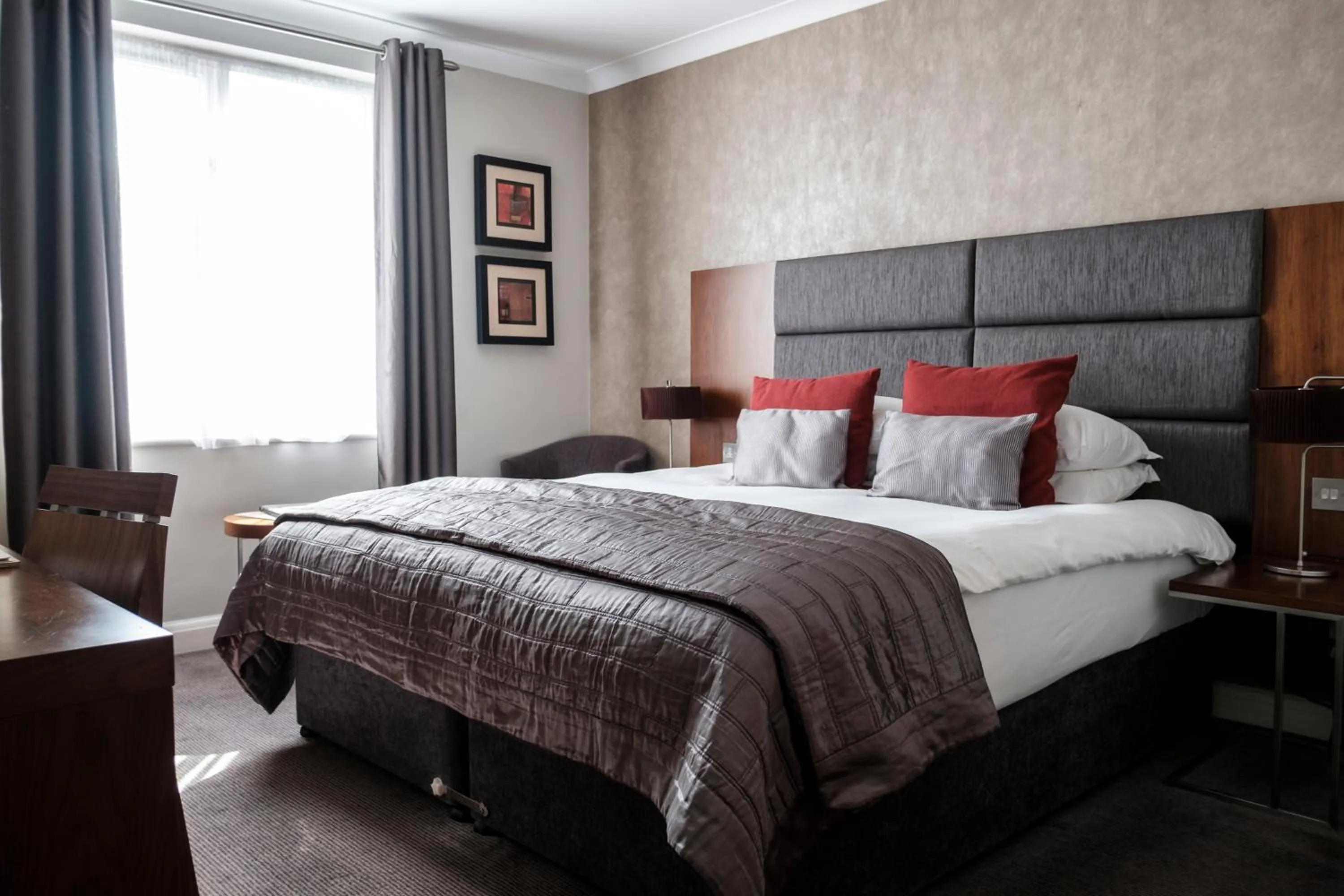 Bed in The Fox & Goose Hotel