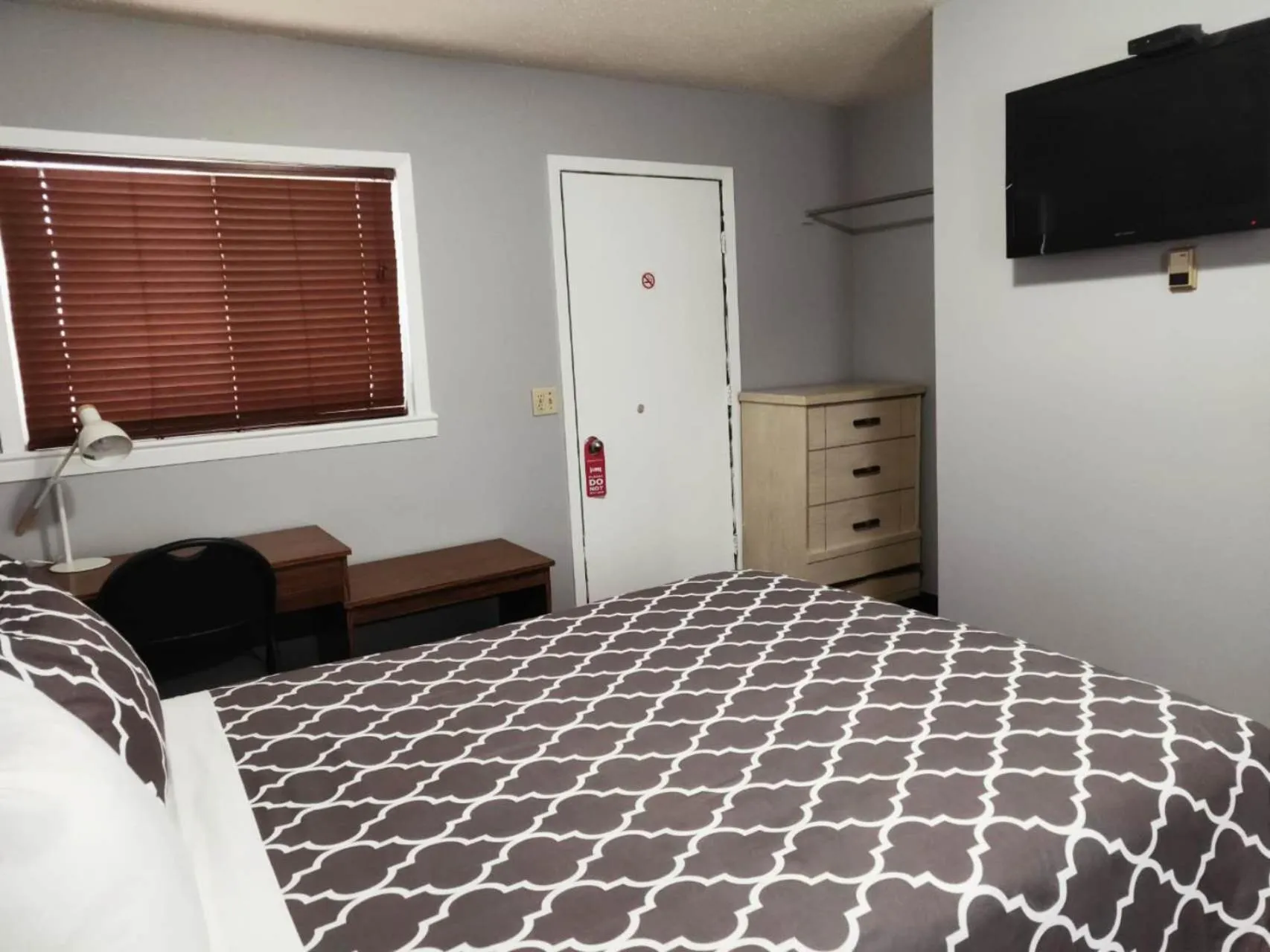 Bed in Melsask Motel