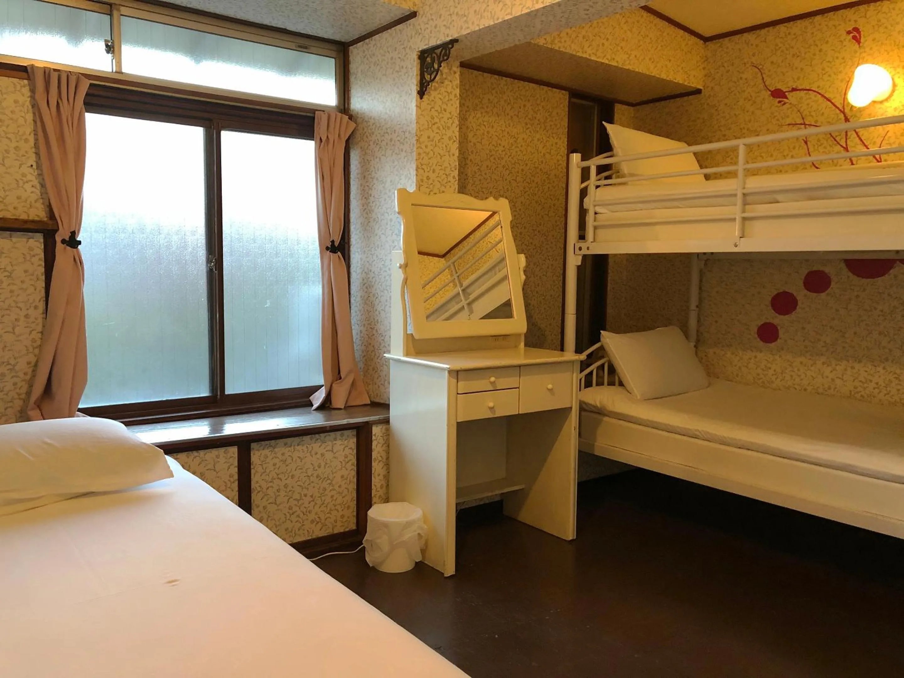 Photo of the whole room, Bed in Hostel Yume-Nomad Kobe