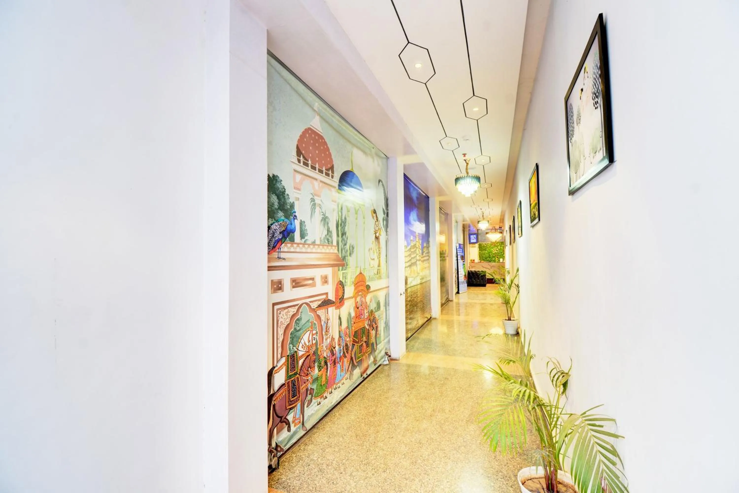 Lobby or reception in Super Townhouse Shobhagpura Formerly Fragrance Hotel