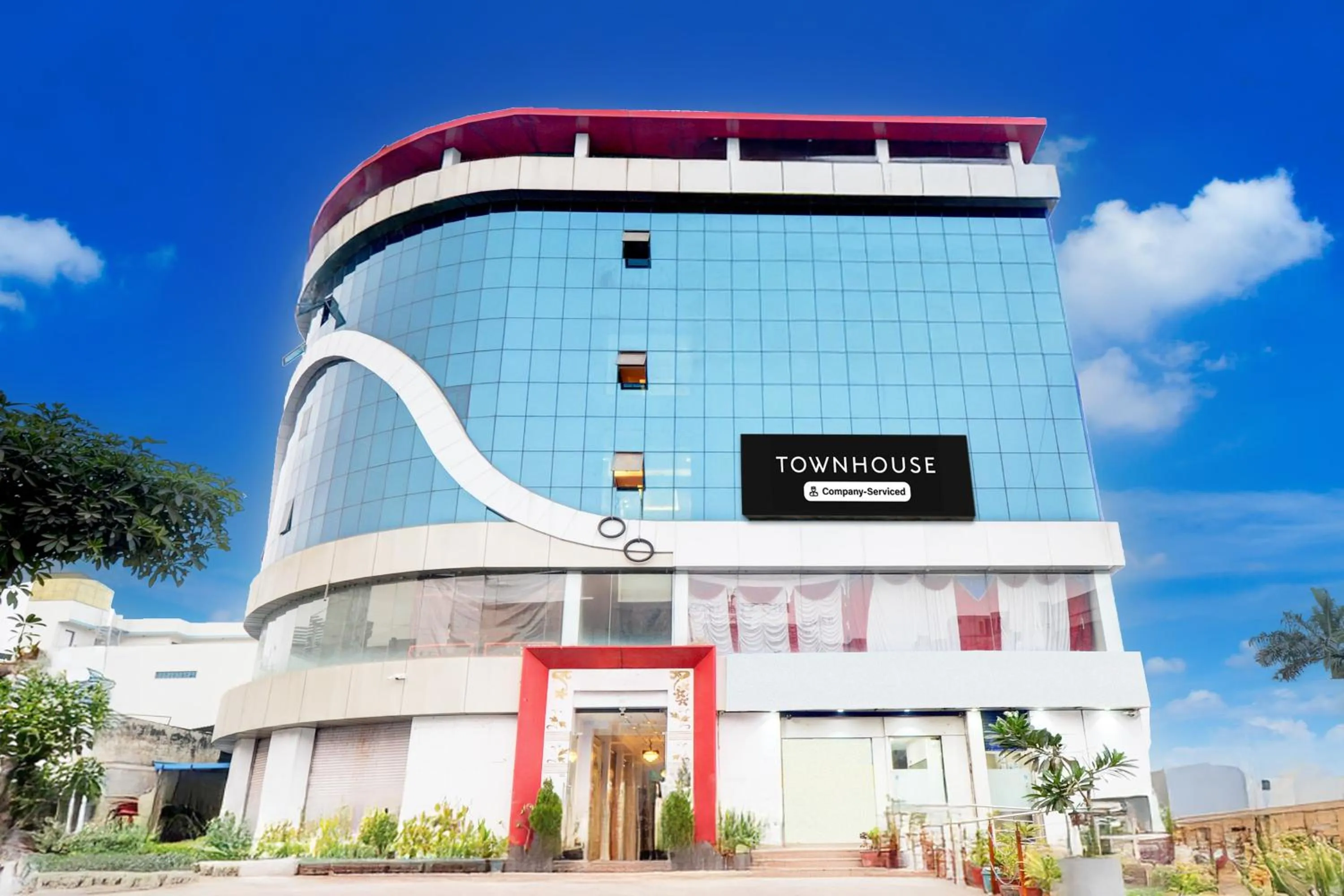 Facade/entrance in Super Townhouse Shobhagpura Formerly Fragrance Hotel