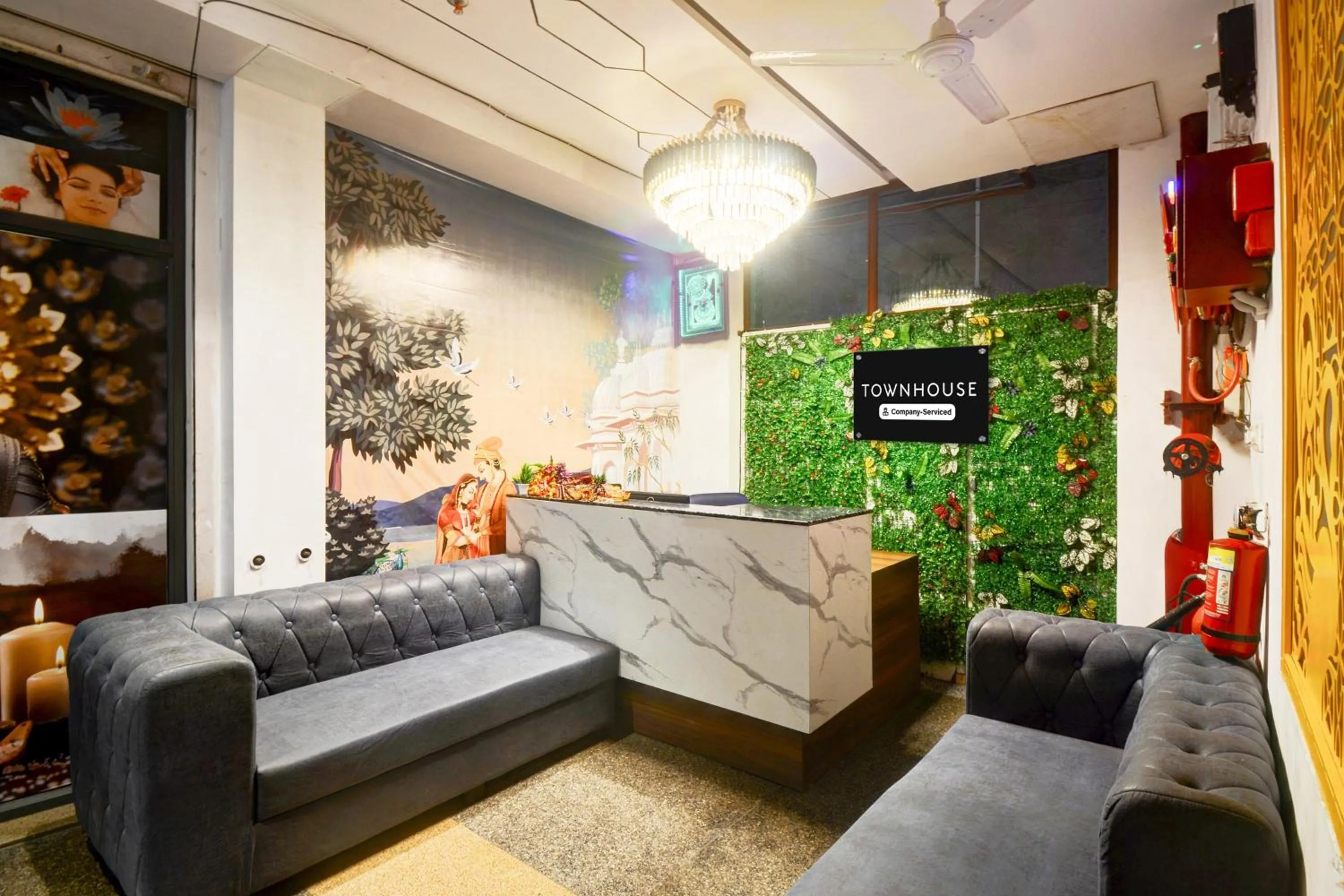 Lobby or reception in Super Townhouse Shobhagpura Formerly Fragrance Hotel