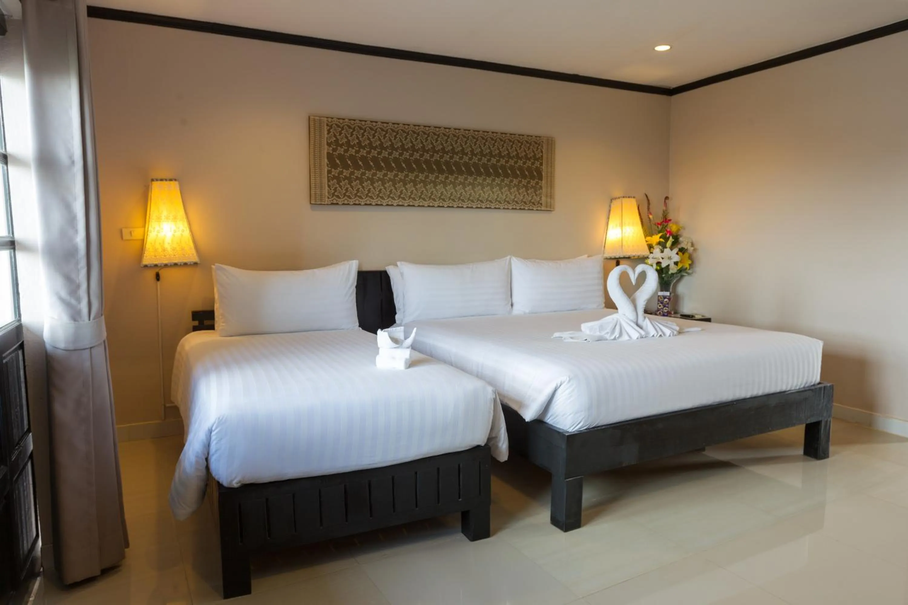 Photo of the whole room in Golden Tulip Essential Pattaya