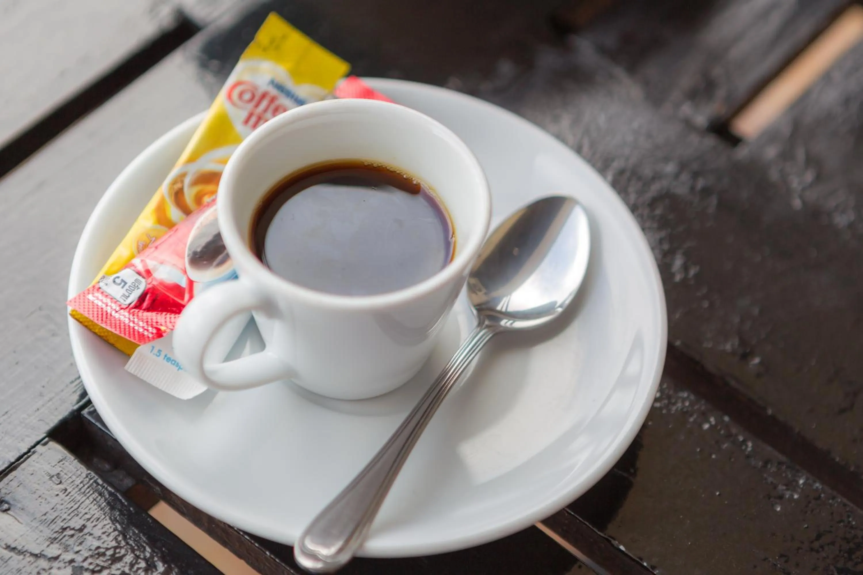 Dining area in Golden Tulip Essential Pattaya