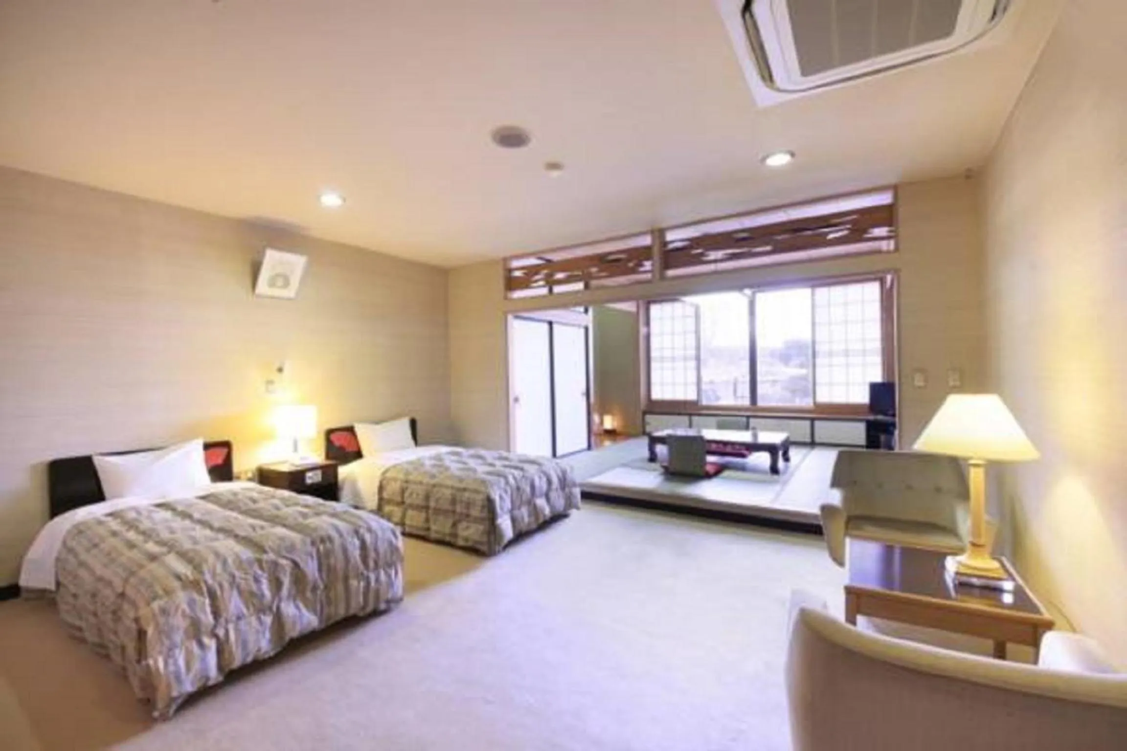Photo of the whole room, Bed in Nanpeidai Onsen Hotel