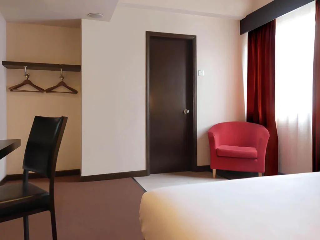 Bed in Hotel Summer View