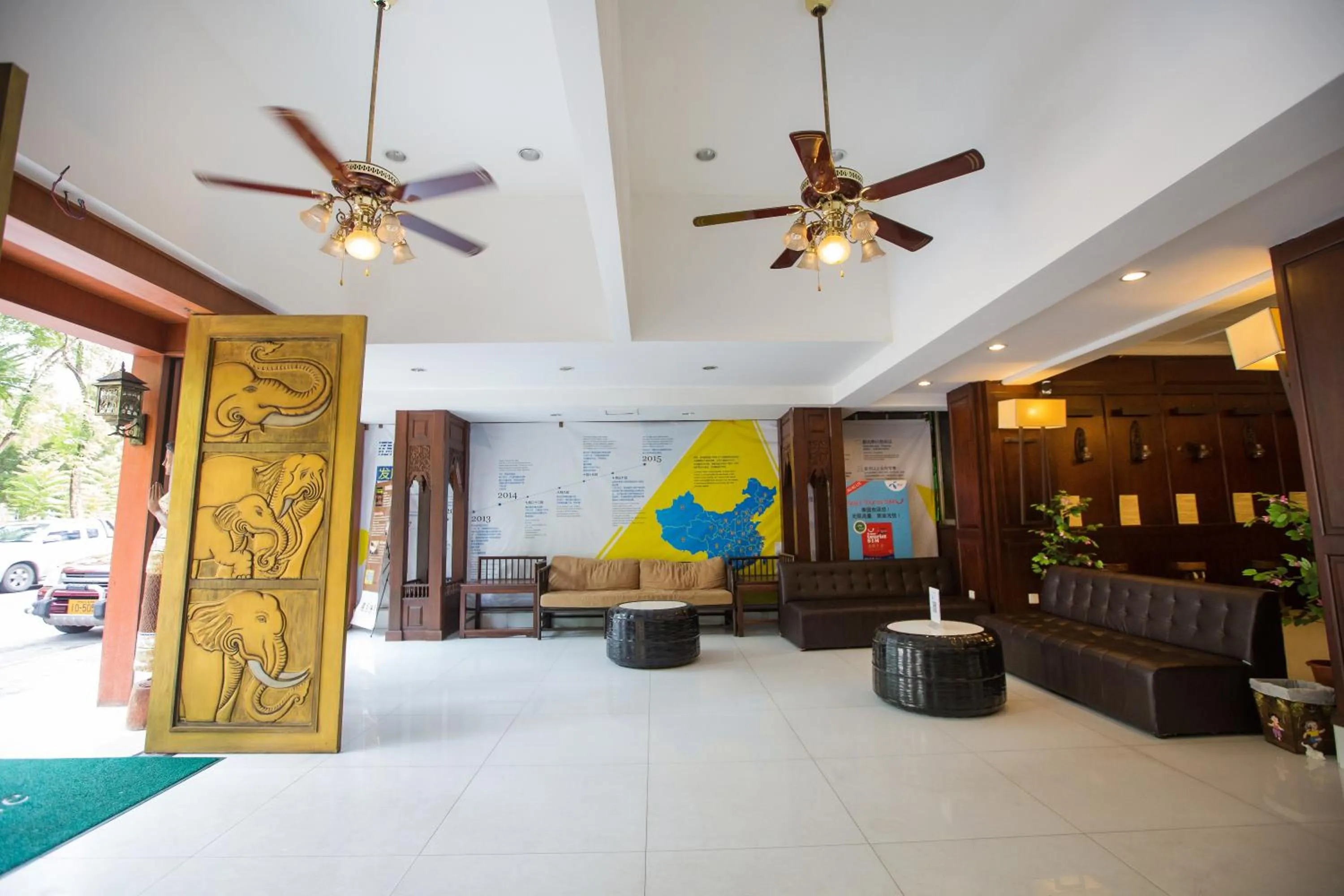 Facade/entrance in Chiang Roi 7 Days Inn