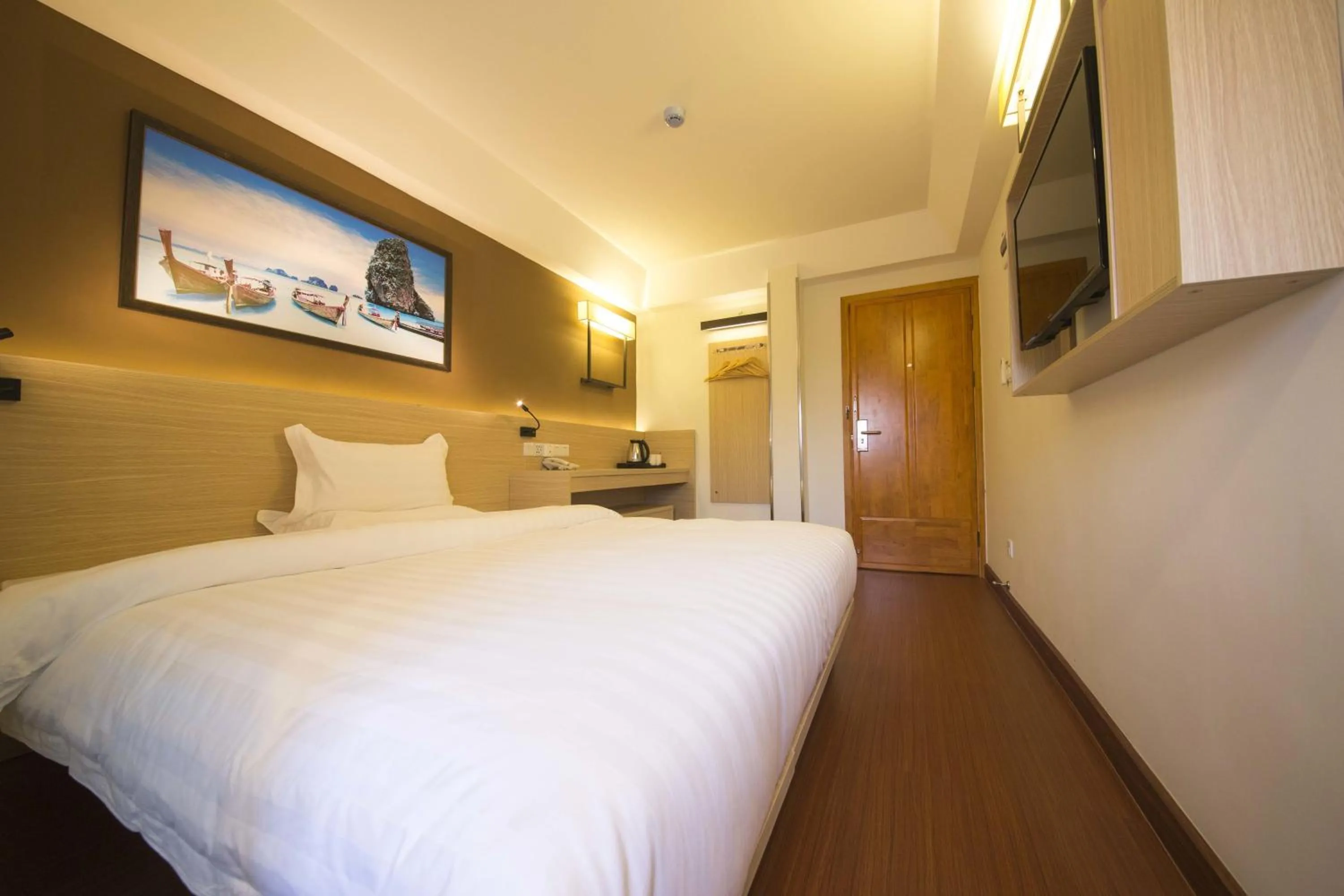 Bed in Chiang Roi 7 Days Inn