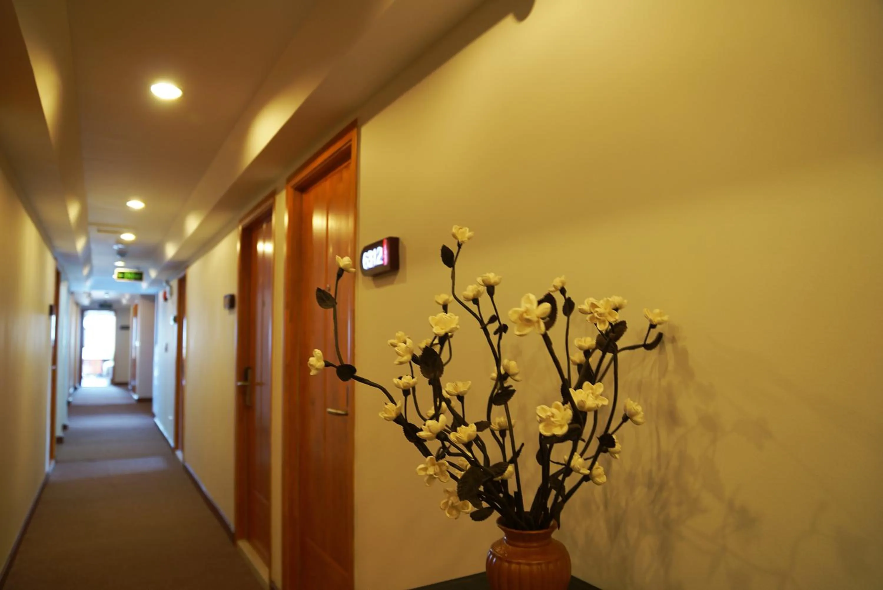 Facade/entrance in Chiang Roi 7 Days Inn