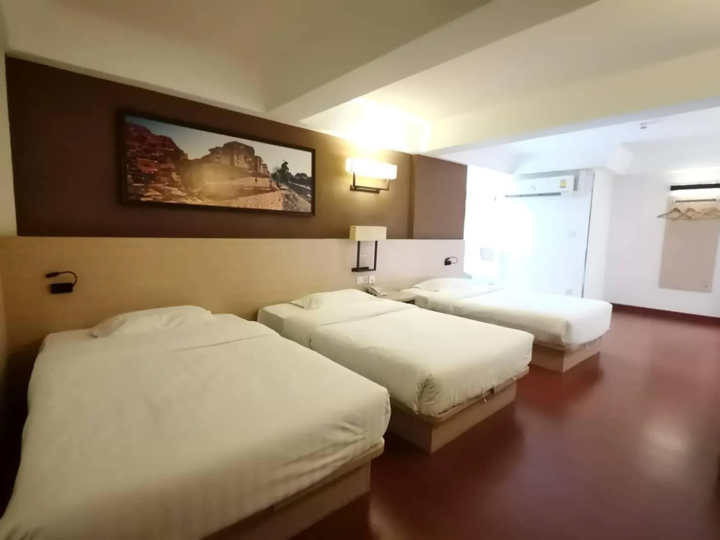 Bed in Chiang Roi 7 Days Inn