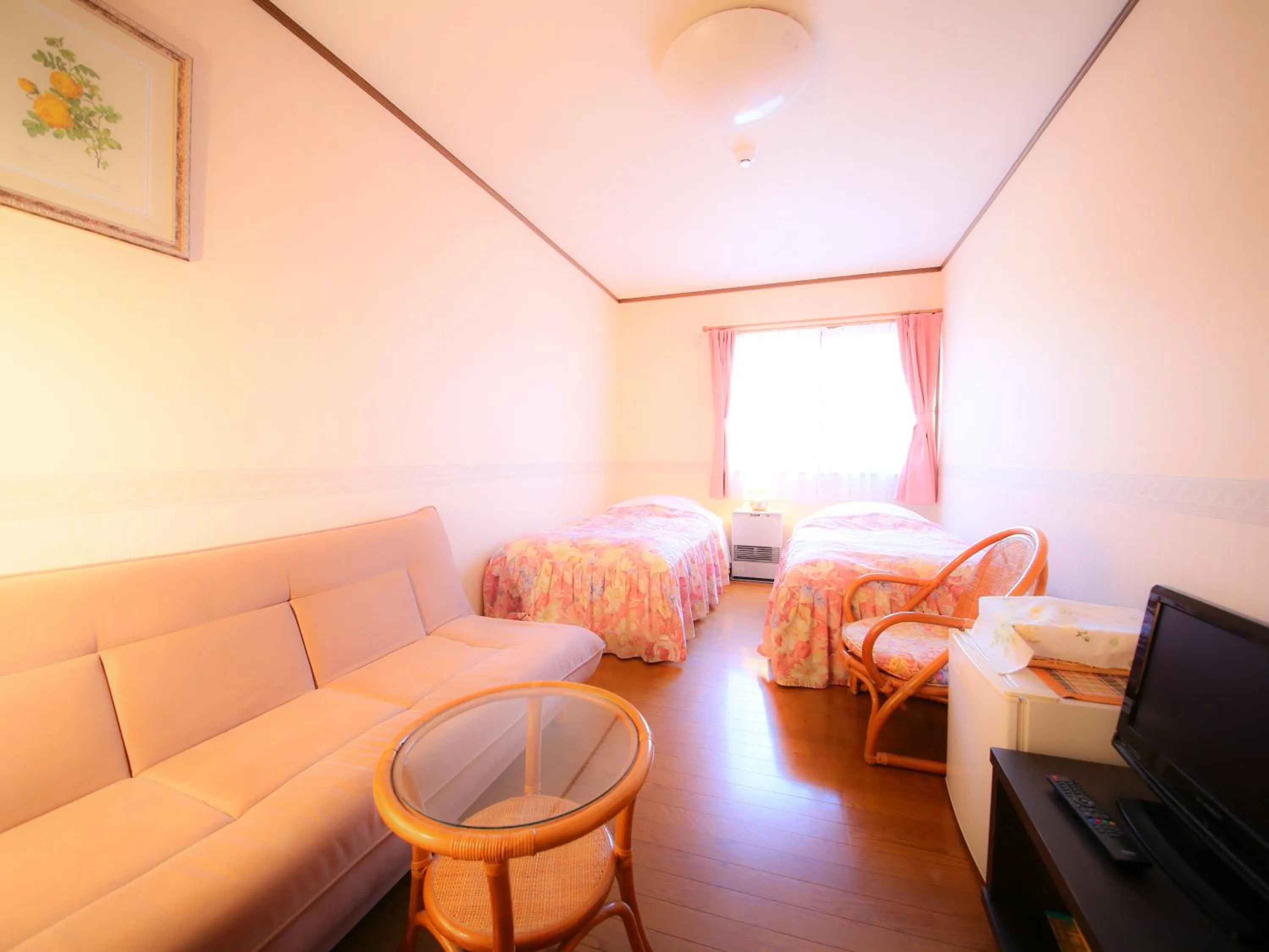 Photo of the whole room, Bed in Anise Garden