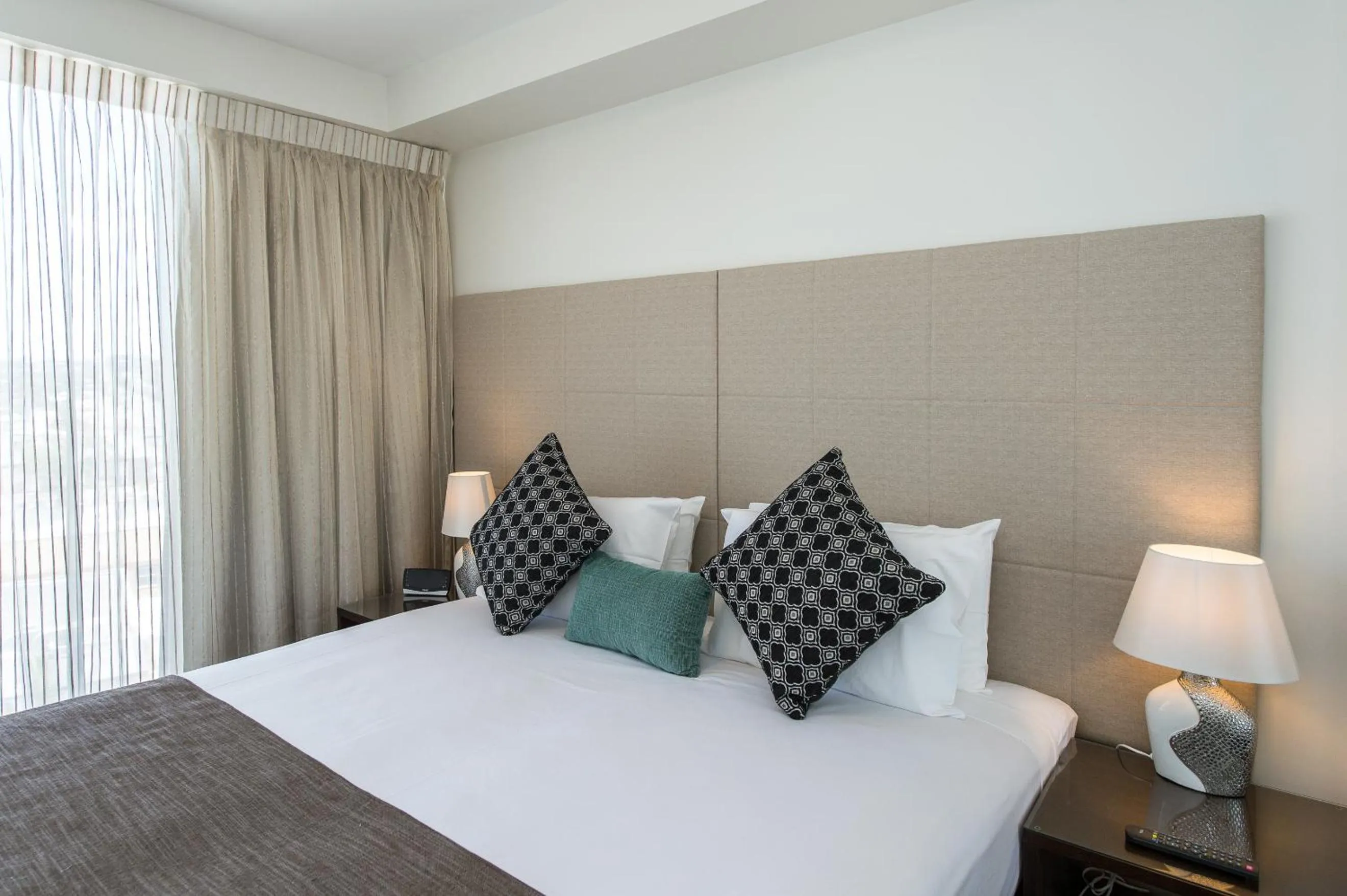 Bed in Empire Apartment Hotel Rockhampton