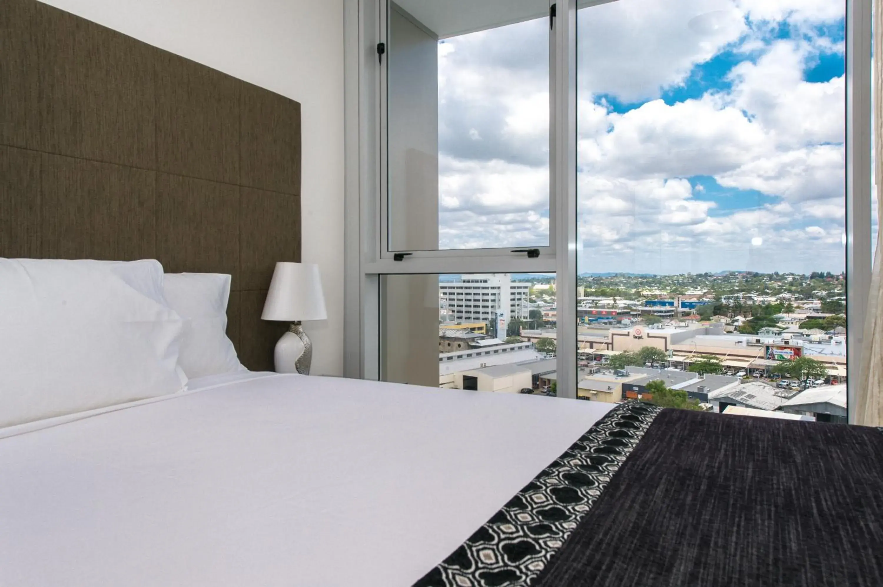 Two-Bedroom Apartment with City View in Empire Apartment Hotel Rockhampton Two-Bedroom Apartment with City View in Empire Apartment Hotel Rockhampton