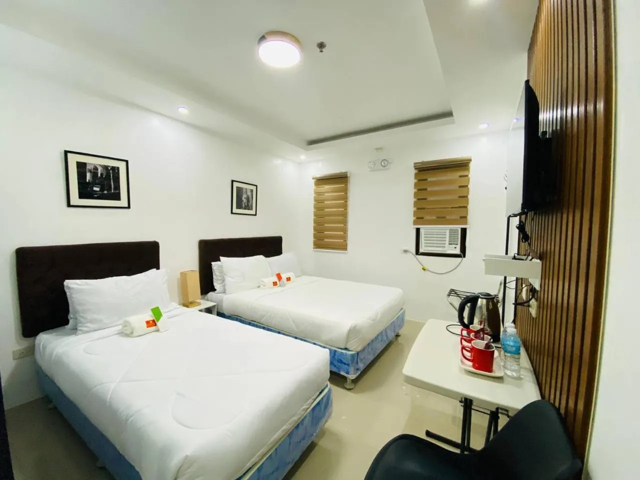 Bed in Marketpoint Hotel