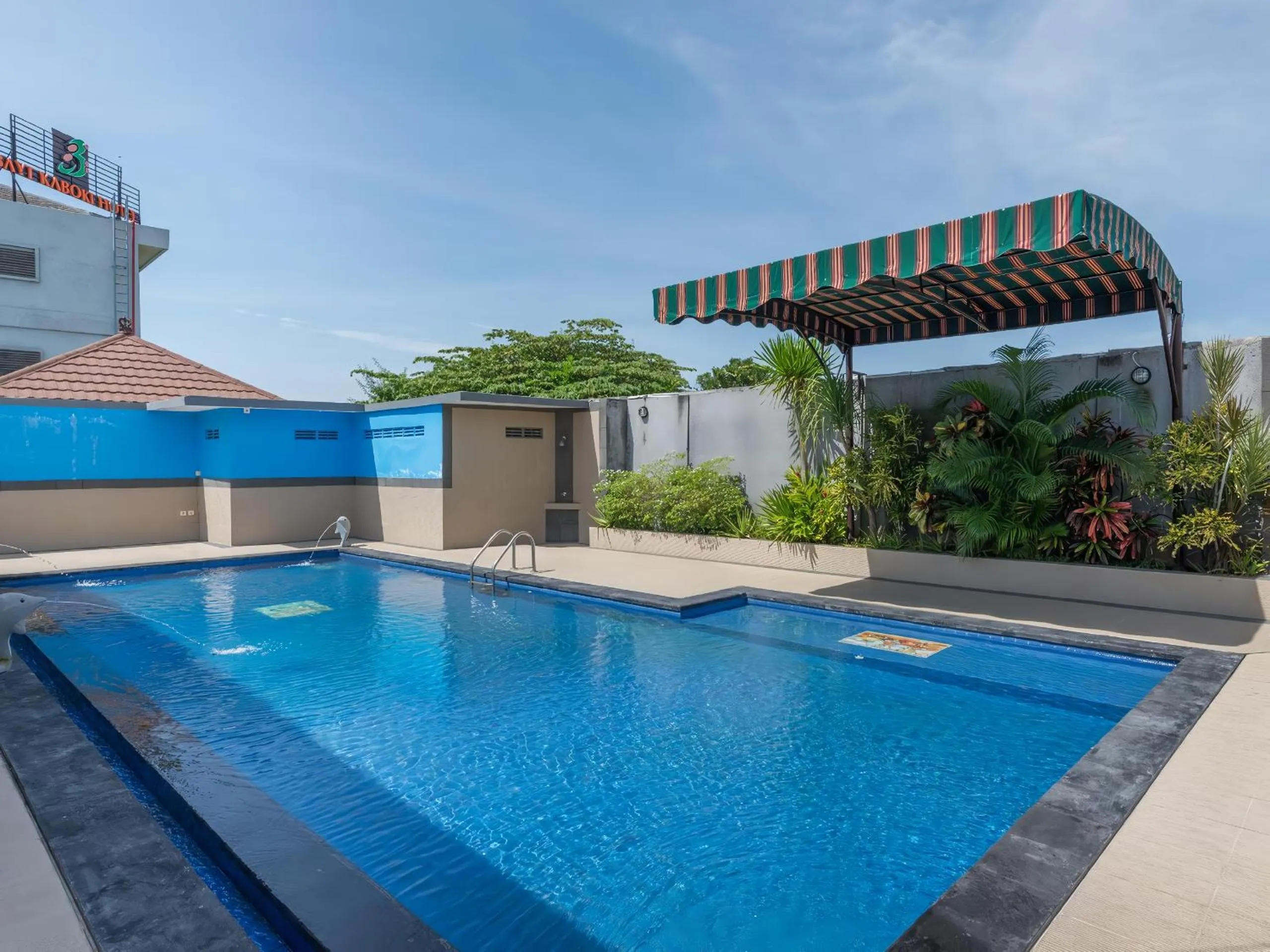 Day in The Kanjeng Suites Kuta Galeria - Bali