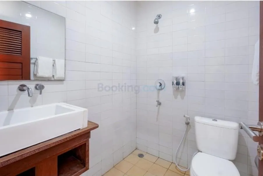 Bathroom in The Kanjeng Suites Kuta Galeria - Bali