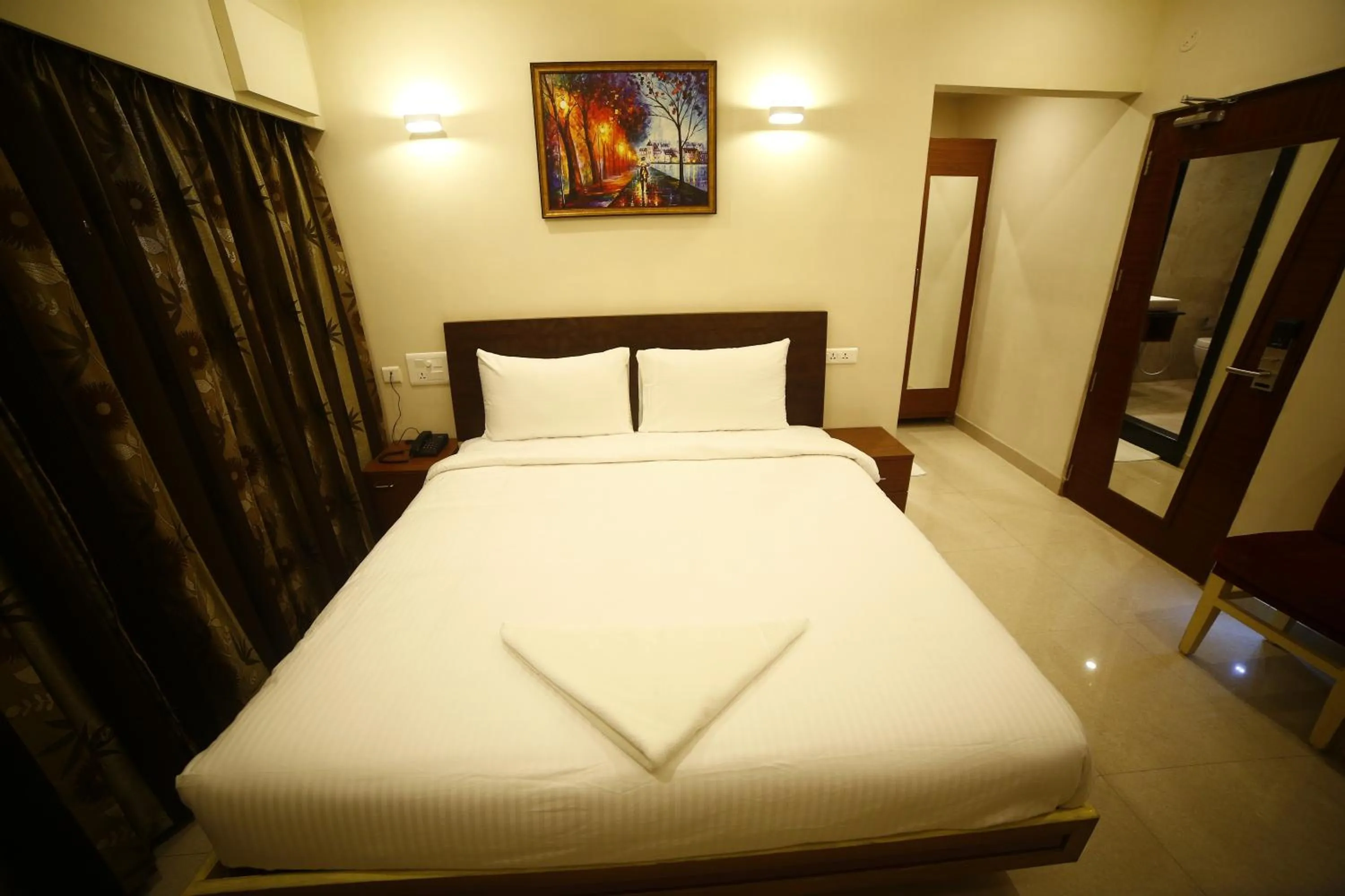 Bedroom, Bed in Hotel skml Grand