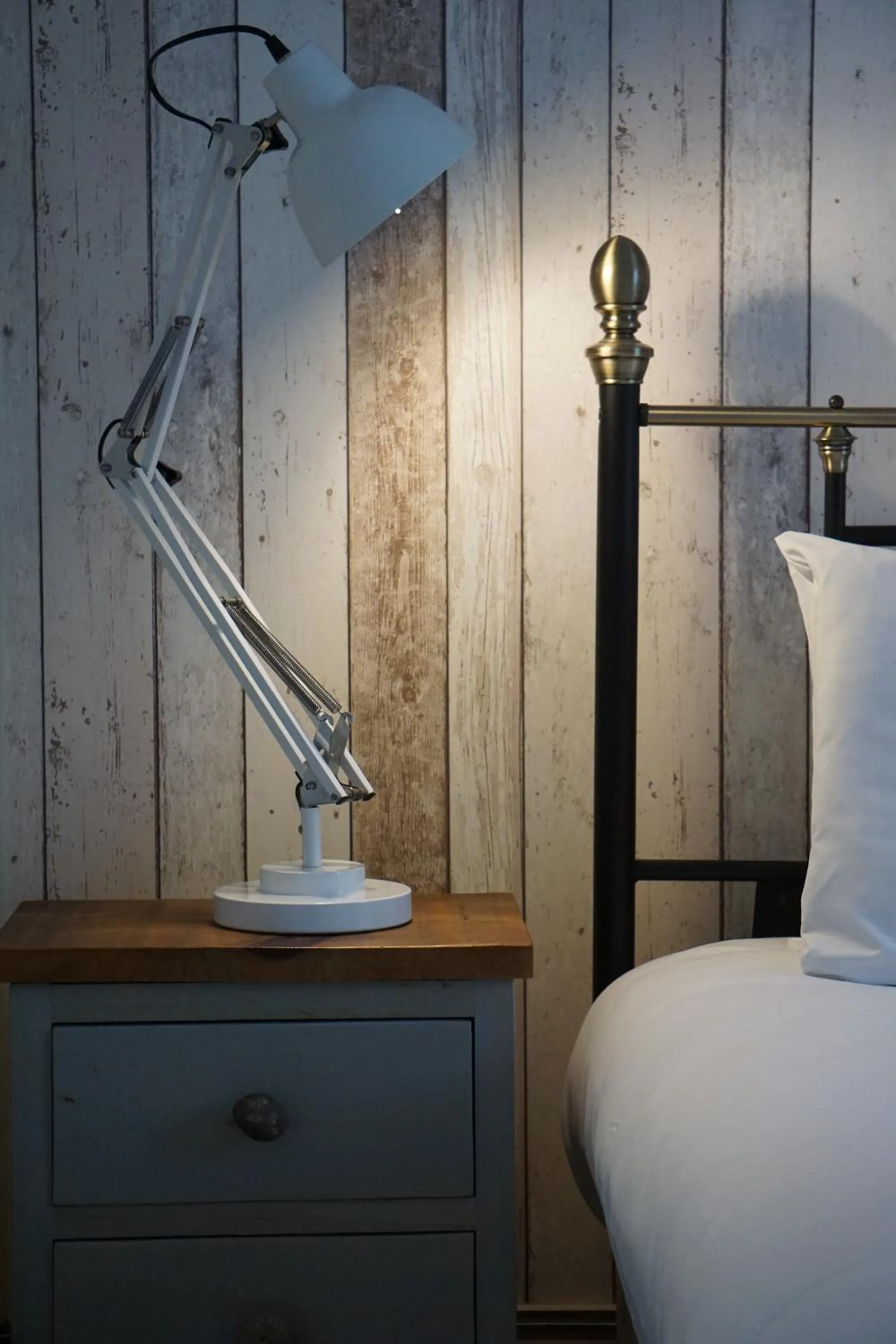 Bedroom, Bed in Durdle Door Hotel