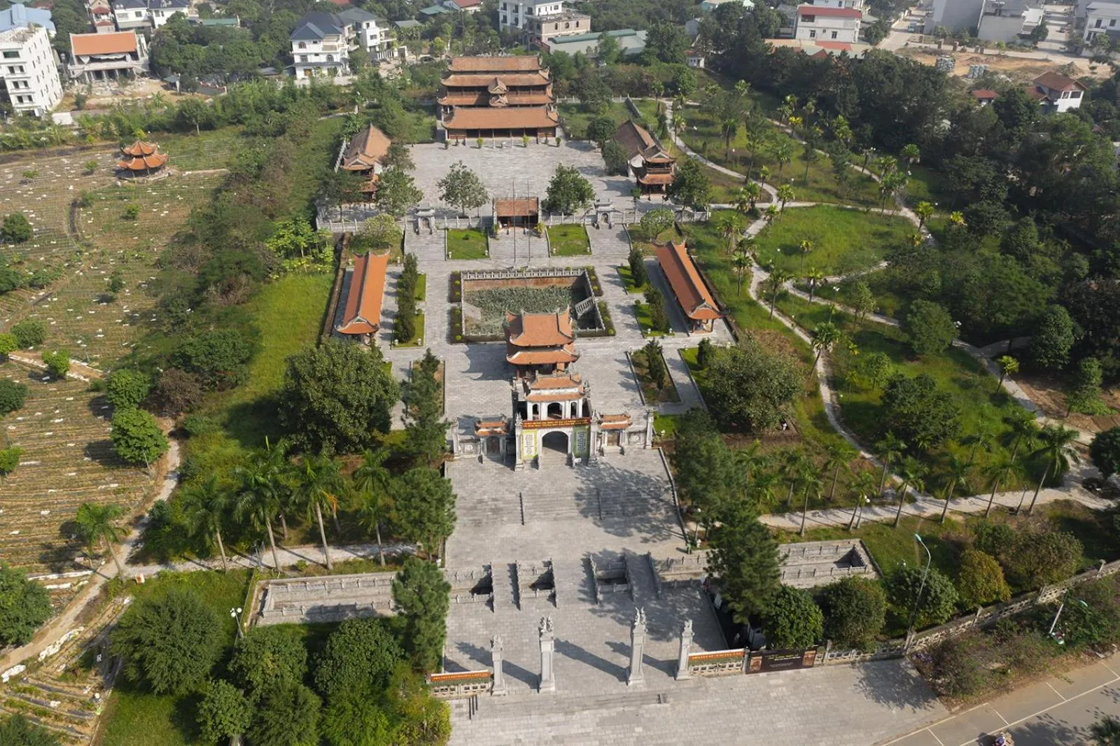 Neighbourhood in Modena by Fraser Vinh Yen