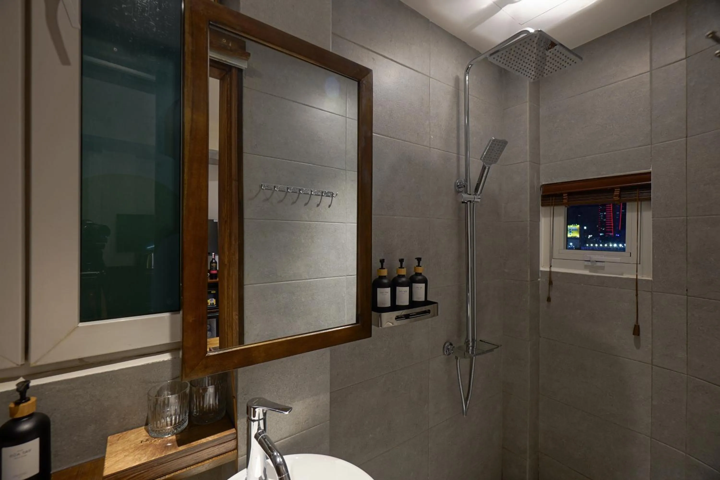 Shower in Nexus House Nguyen Binh Khiem - Near Saigon Zoo & Botanical Gardens