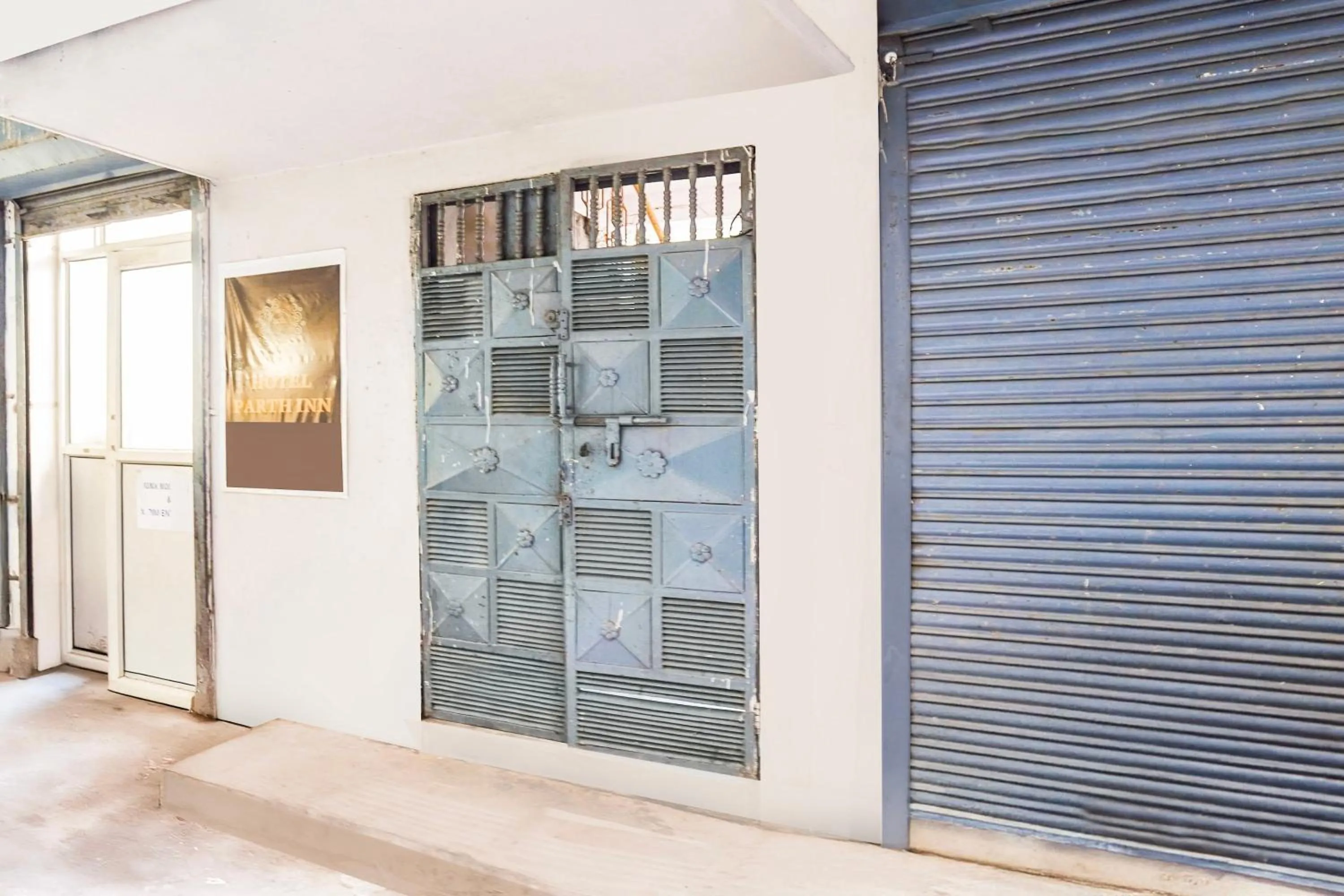 Facade/entrance in HOTEL O ELITE STAY