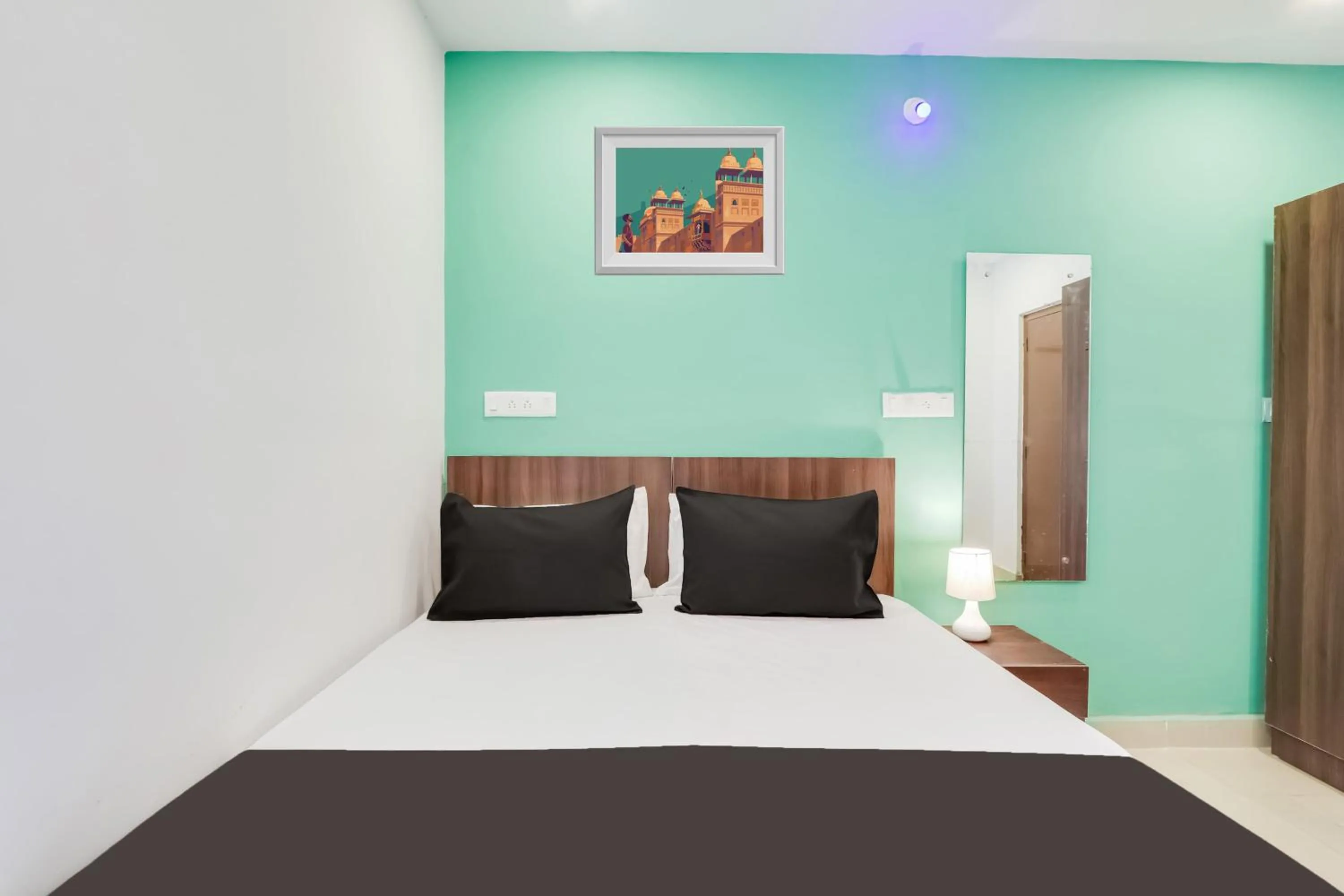 Bedroom, Bed in Hotel O by OYO Siri Inn guest house