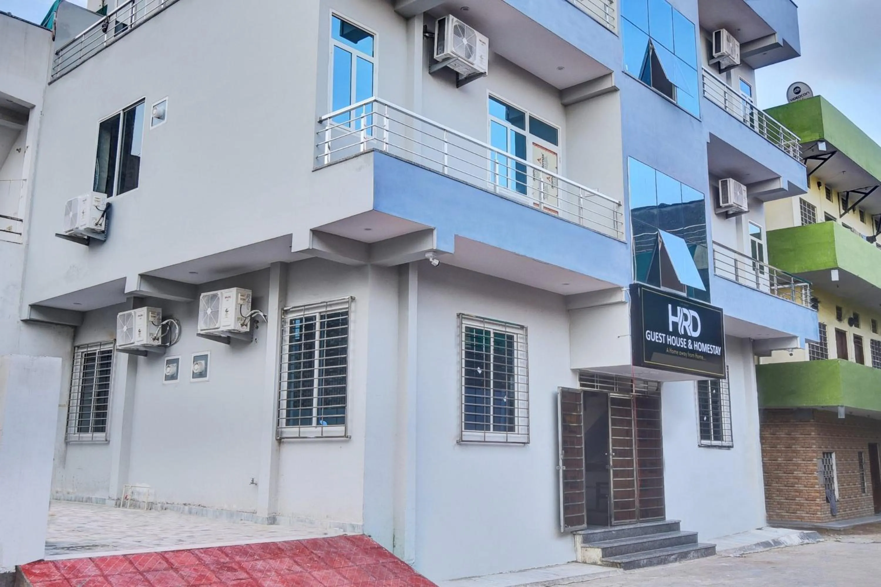 Facade/entrance in Hotel O HRD Guest House & Homestay