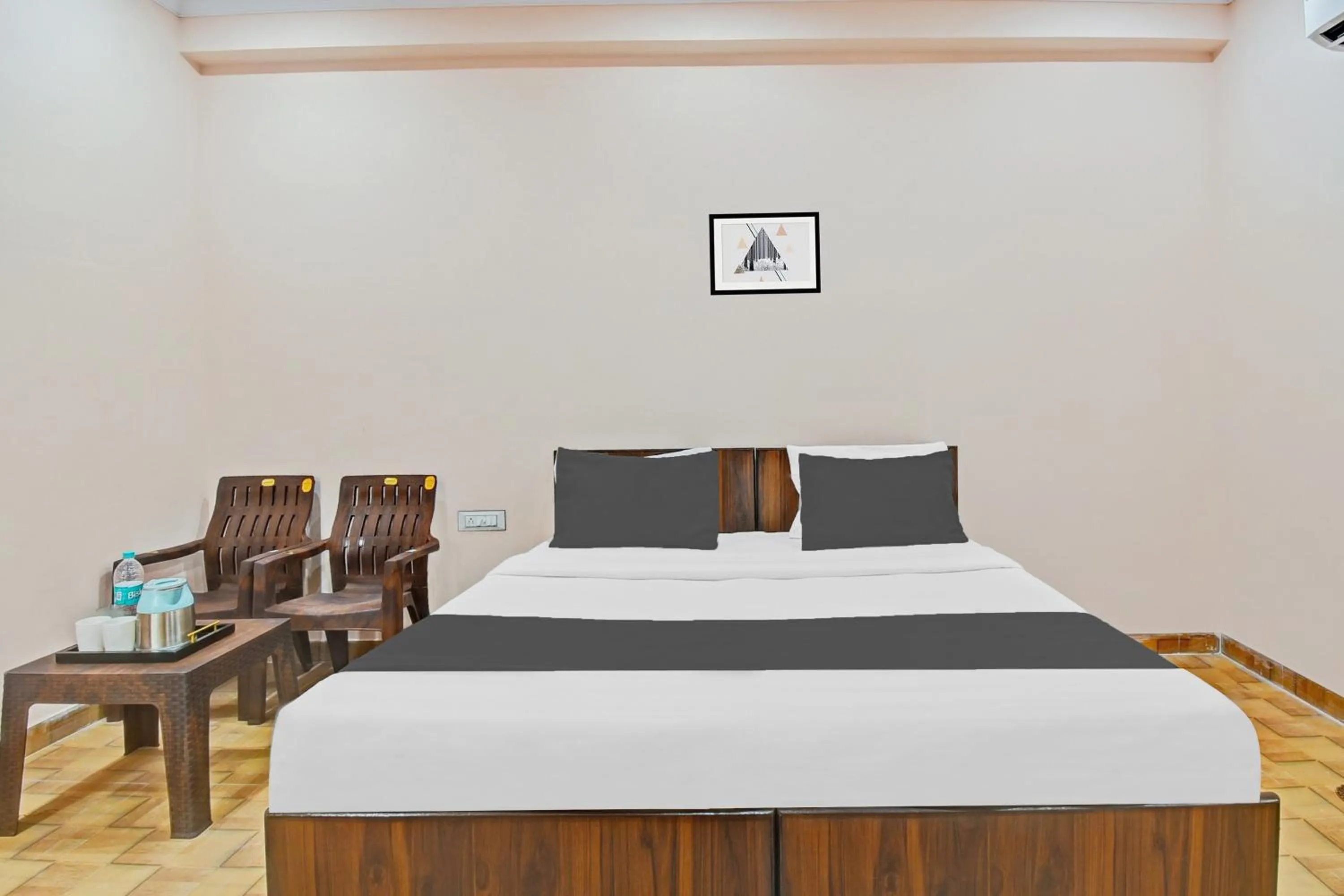 Bedroom, Bed in Hotel O HRD Guest House & Homestay