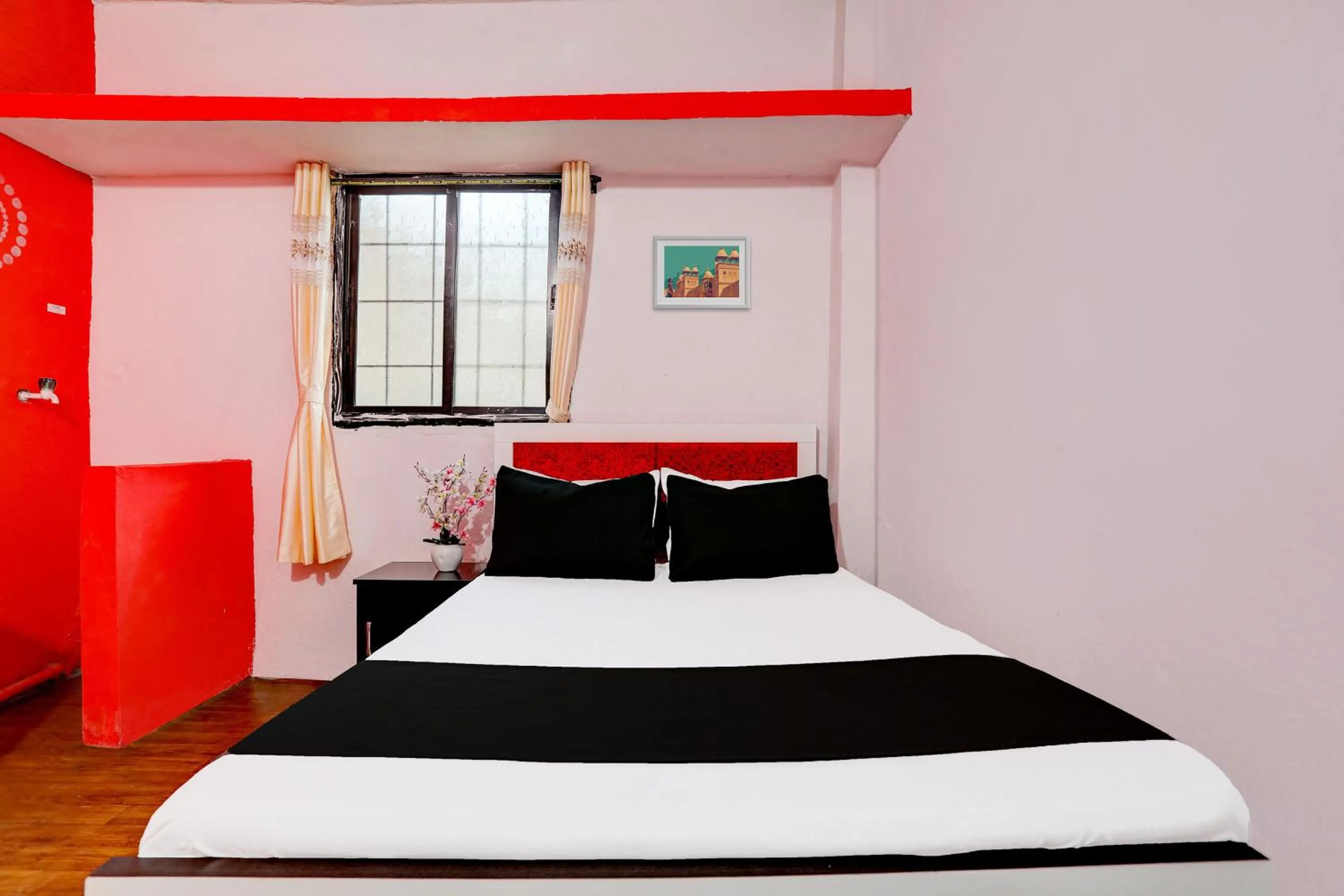 Bedroom, Bed in Hotel O HOME Hotel Crazy Inn