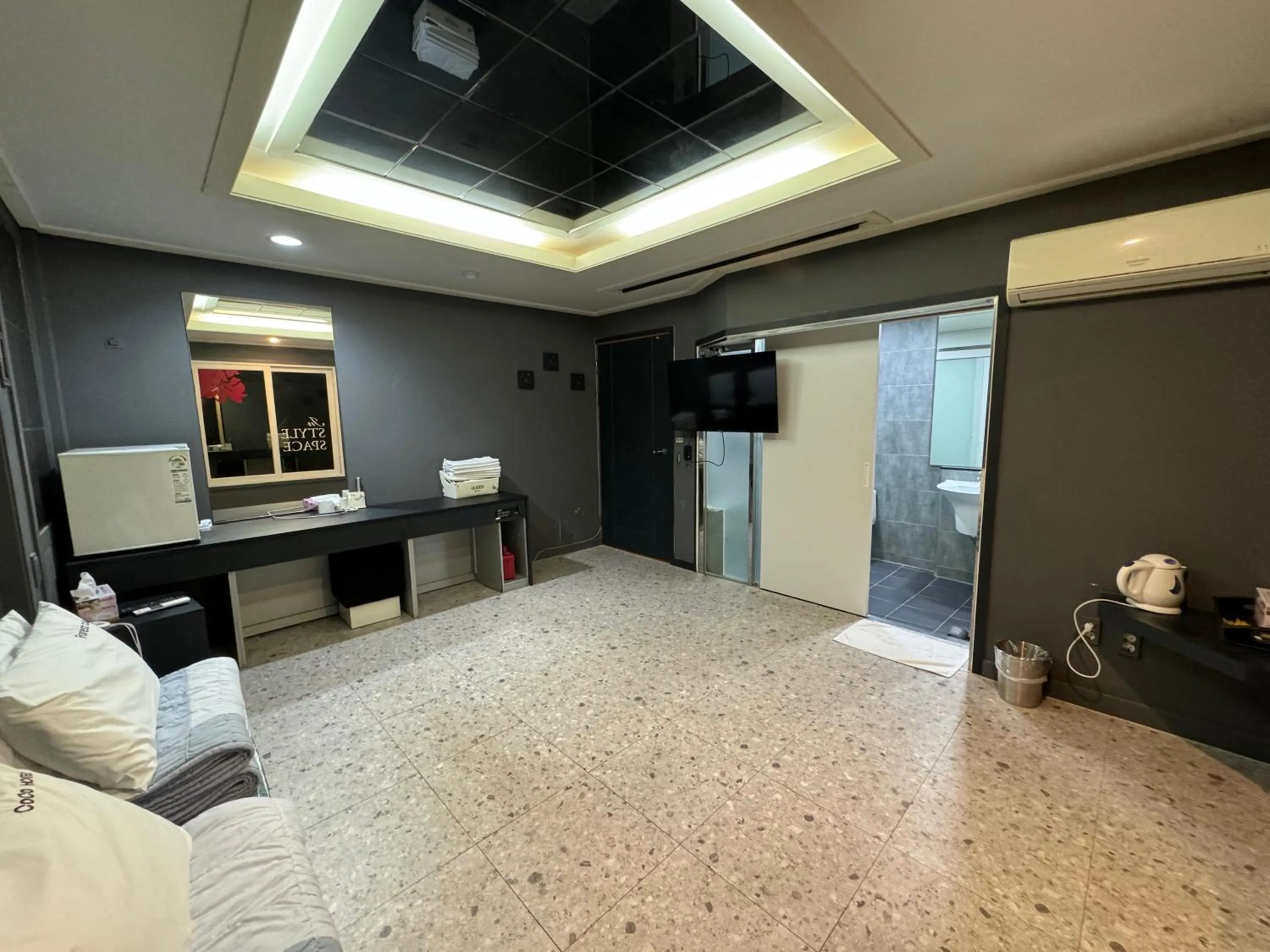 Bed in Songjeong Coco Hotel