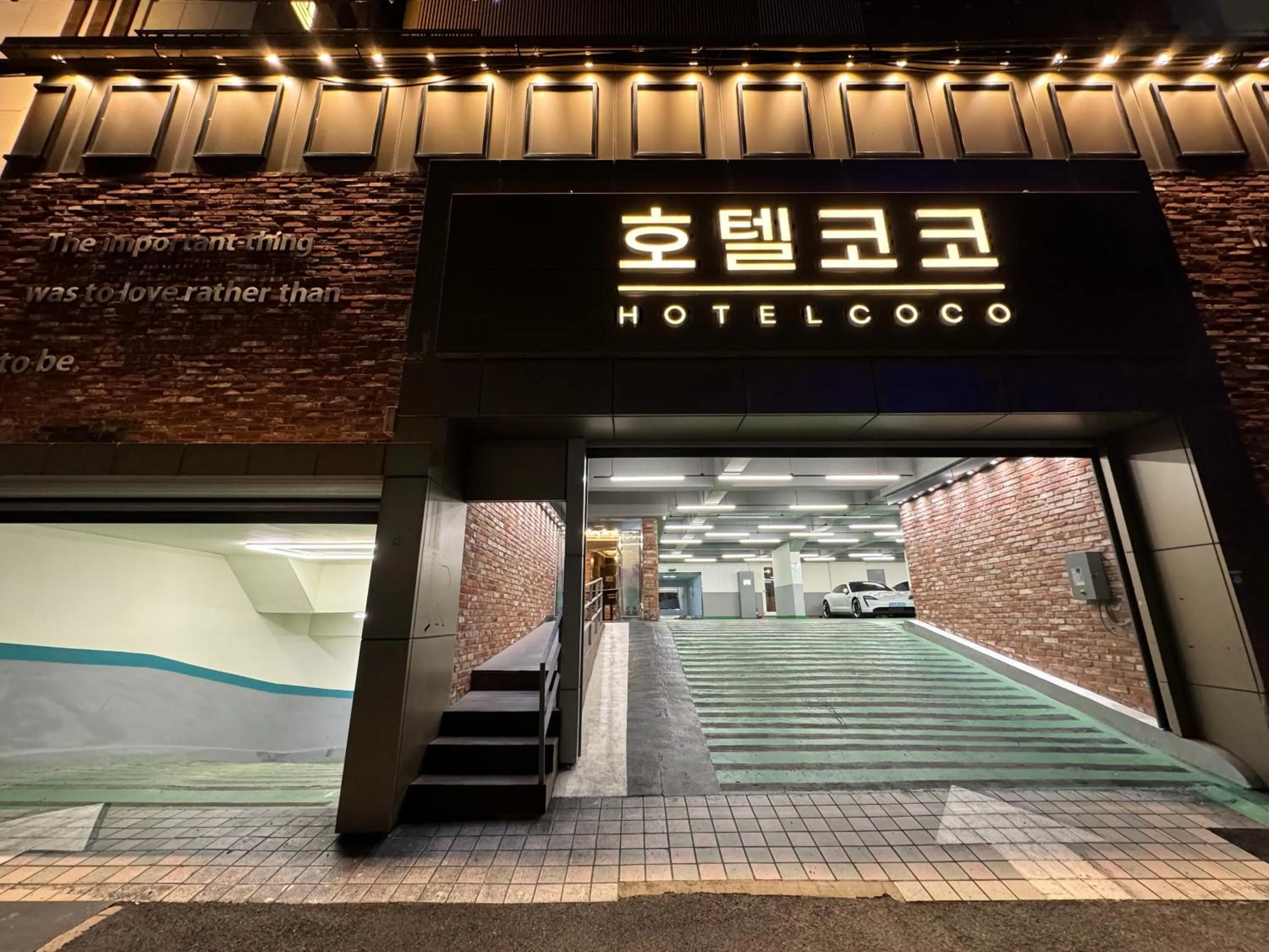 Property building in Songjeong Coco Hotel