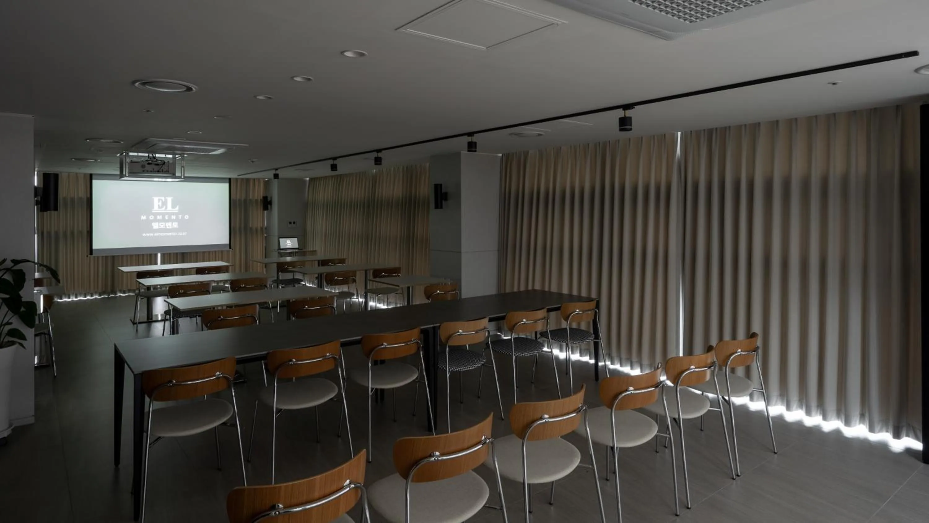 Business facilities in Elmomento Songdo