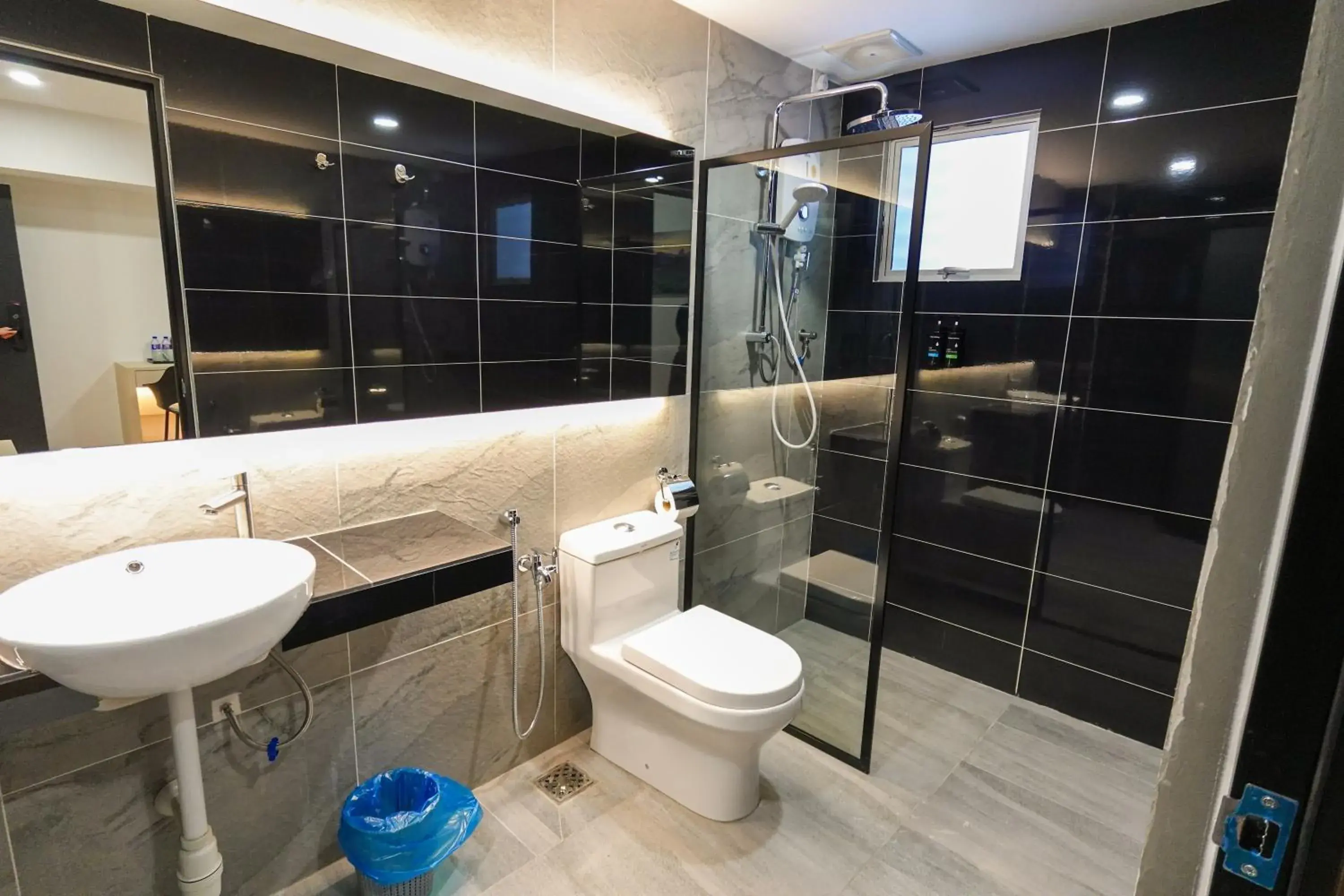 Superior King Room with Window - single occupancy in Merits Hotel Cameron Highlands Superior King Room with Window - single occupancy in Merits Hotel Cameron Highlands