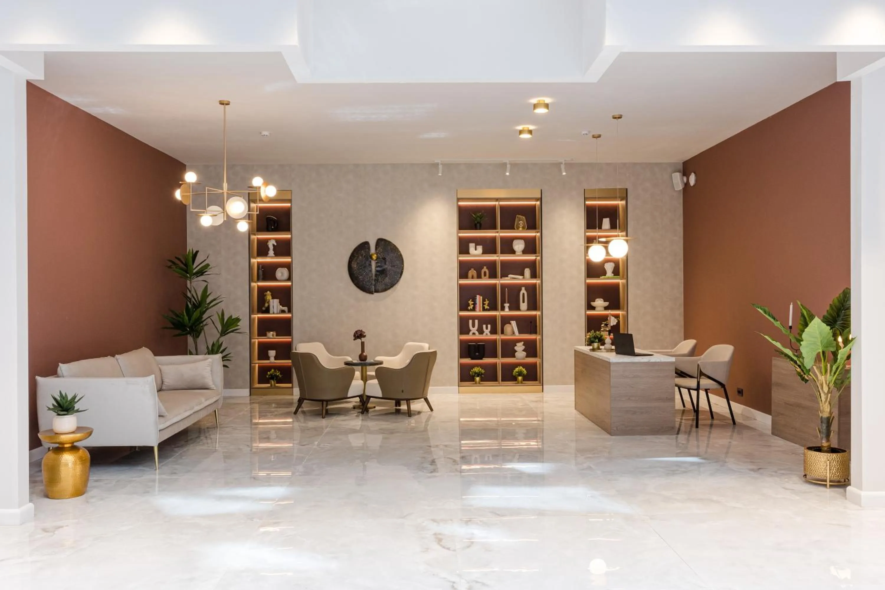 Seating area in Ramada by Wyndham Bucharest Otopeni Airport