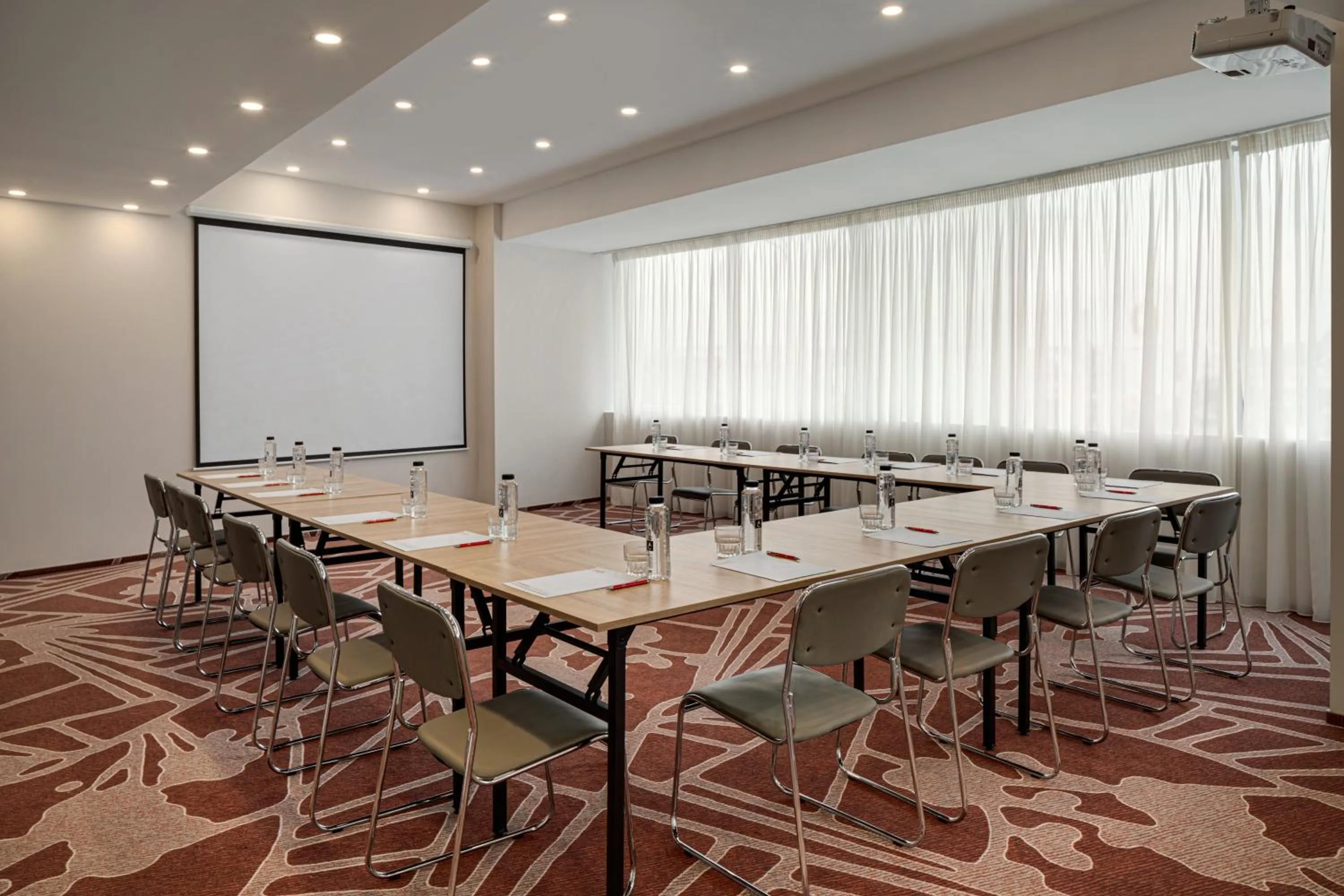 Meeting/conference room in Ramada by Wyndham Bucharest Otopeni Airport