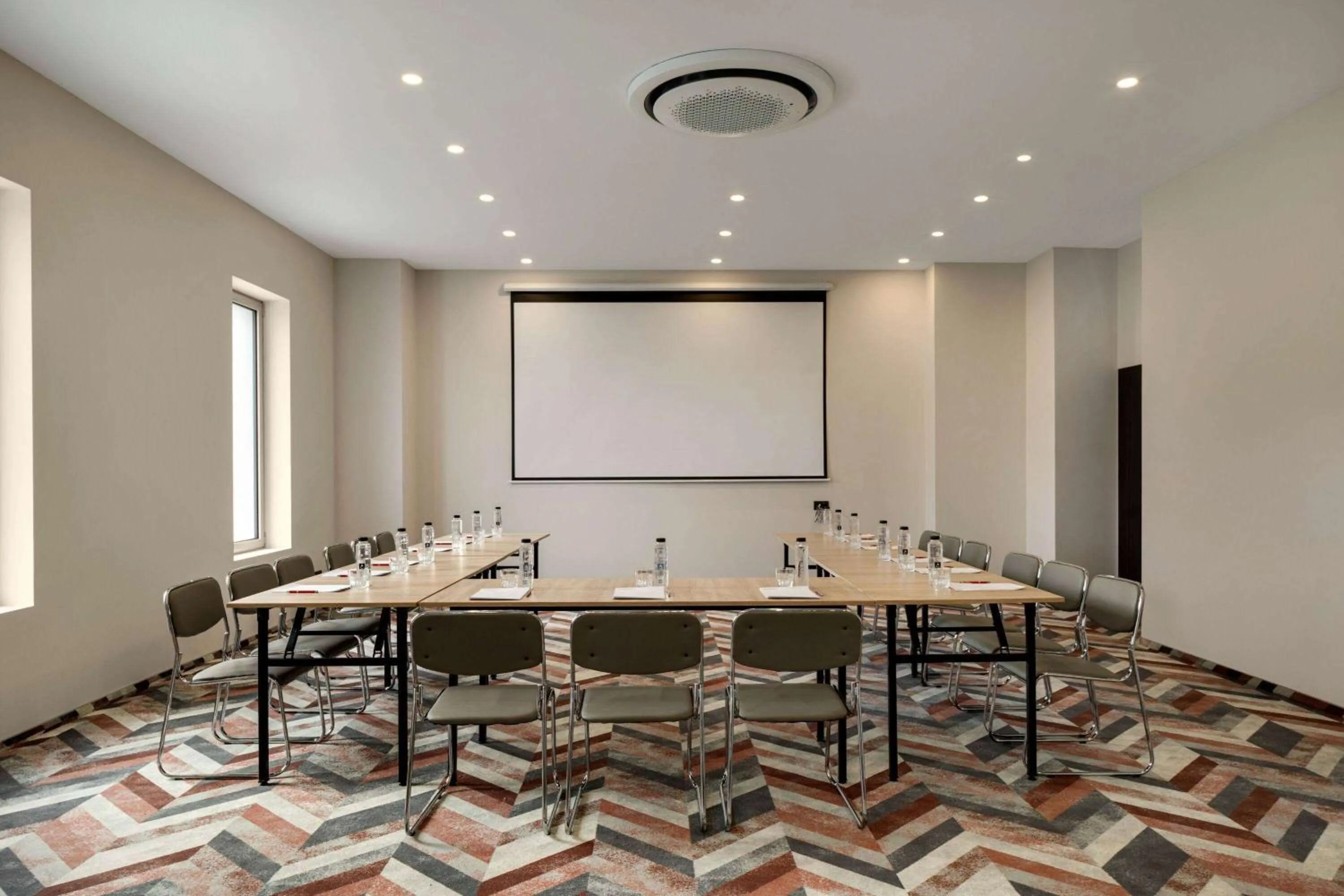 Meeting/conference room in Ramada by Wyndham Bucharest Otopeni Airport